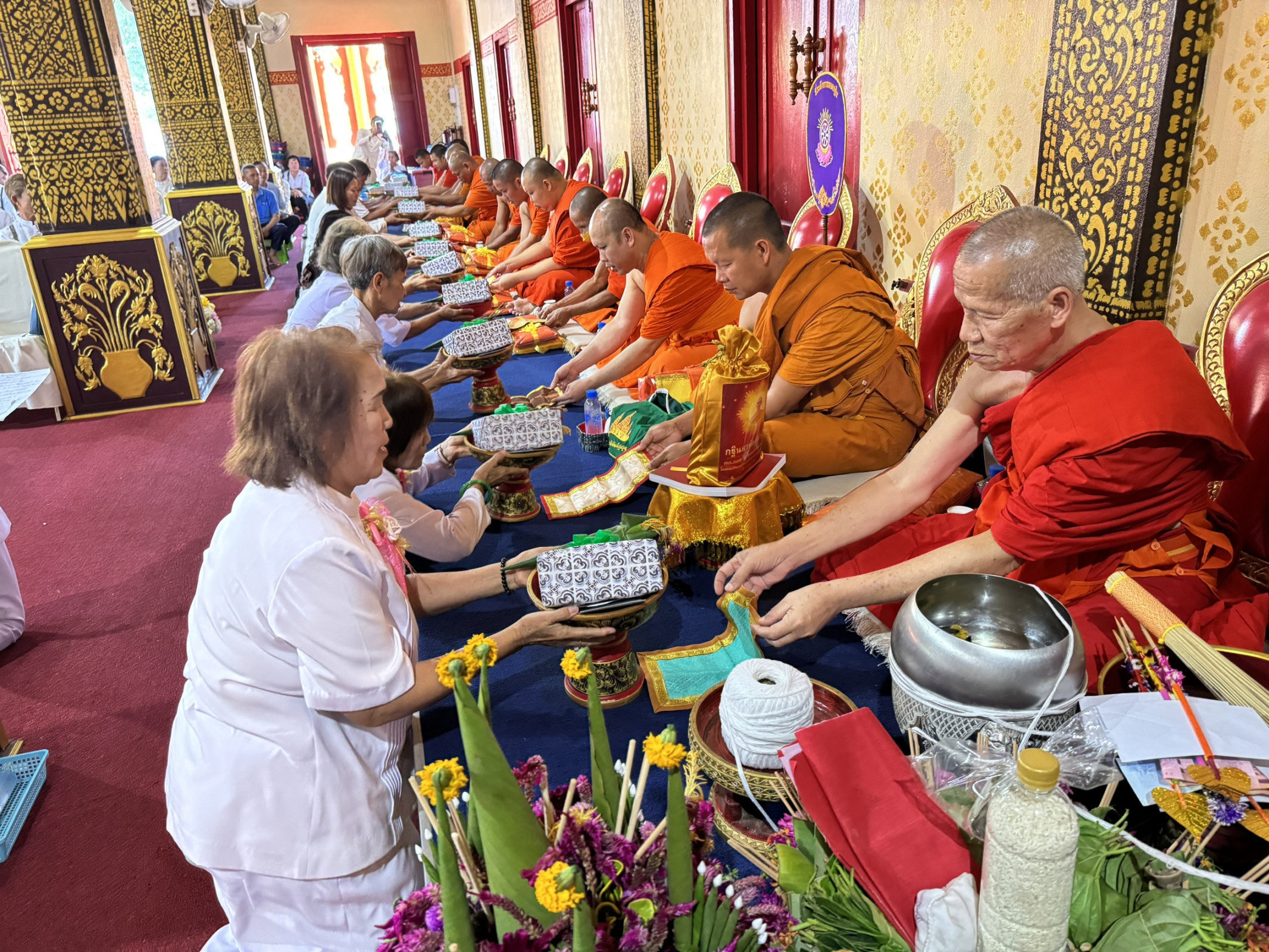 ภาพร่วมพิธีกรรมวัดบ้านหลุก