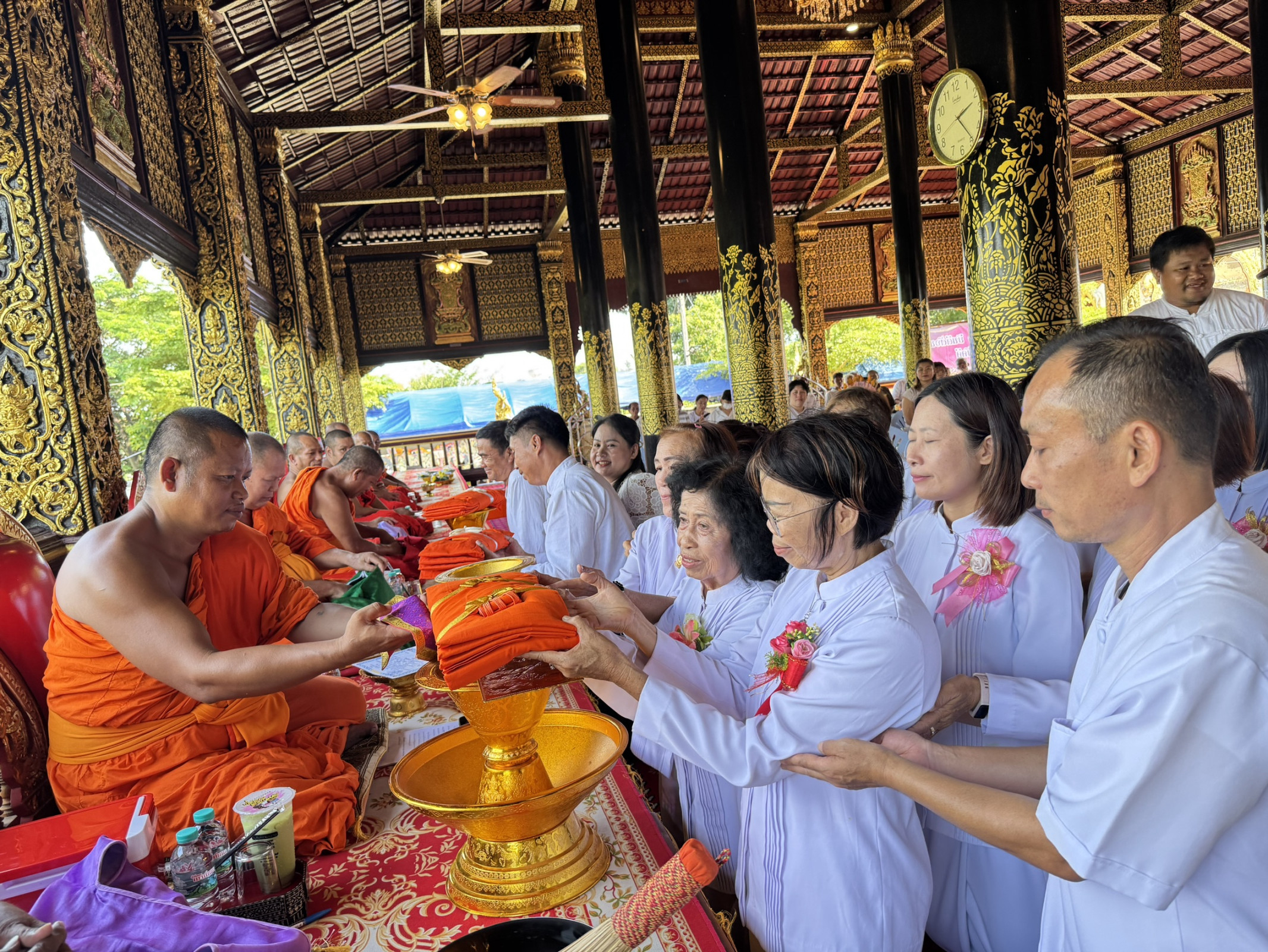 ภาพร่วมพิธีกรรมวัดต๋อแก้ว