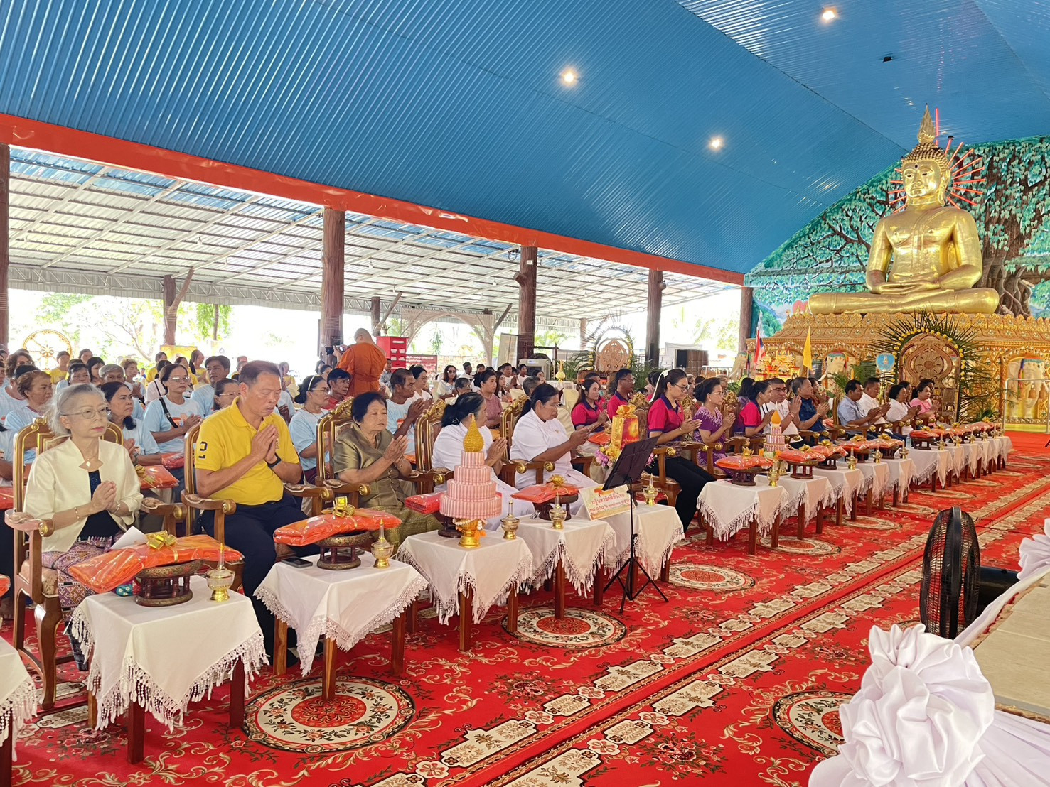 ภาพร่วมพิธีกรรมวัดเกาะรากเสียดนอก