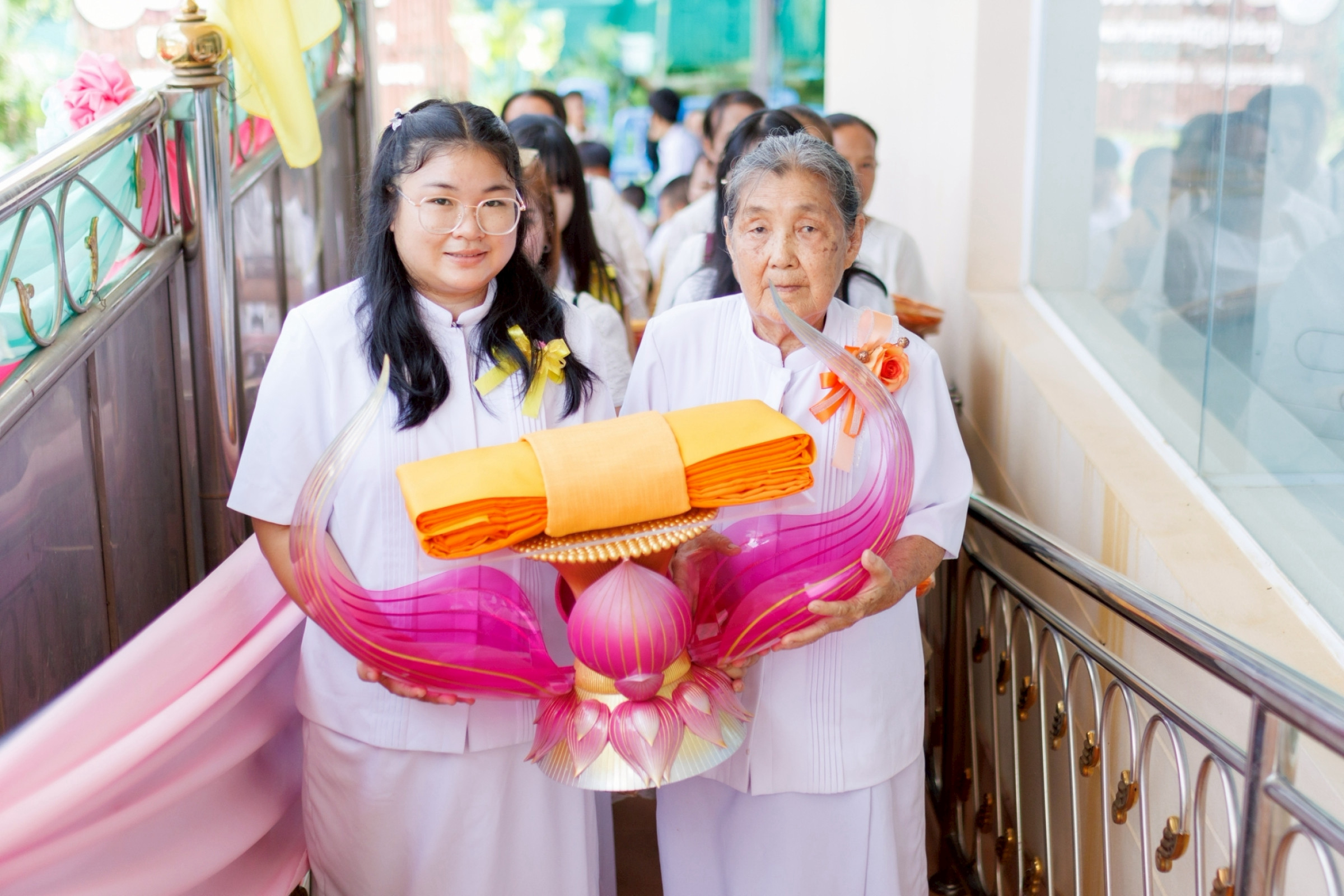 ภาพร่วมพิธีกรรมศูนย์ปฏิบัติธรรมกำแพงเพชรในอุปถัมภ์พระพรหมวชิรปัญญาจารย์