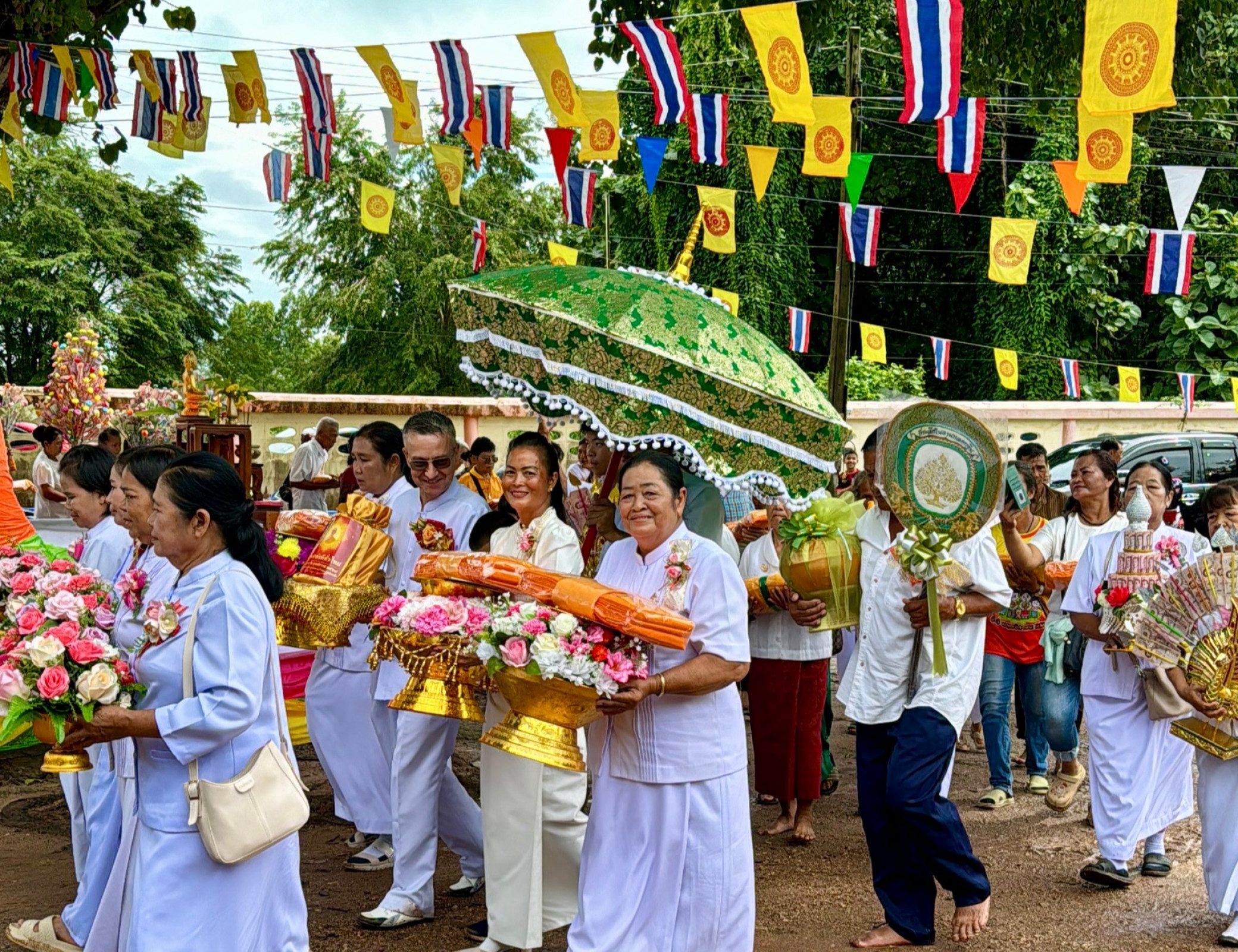 ภาพร่วมพิธีกรรมวัดกุญชรศรัทธาธรรม