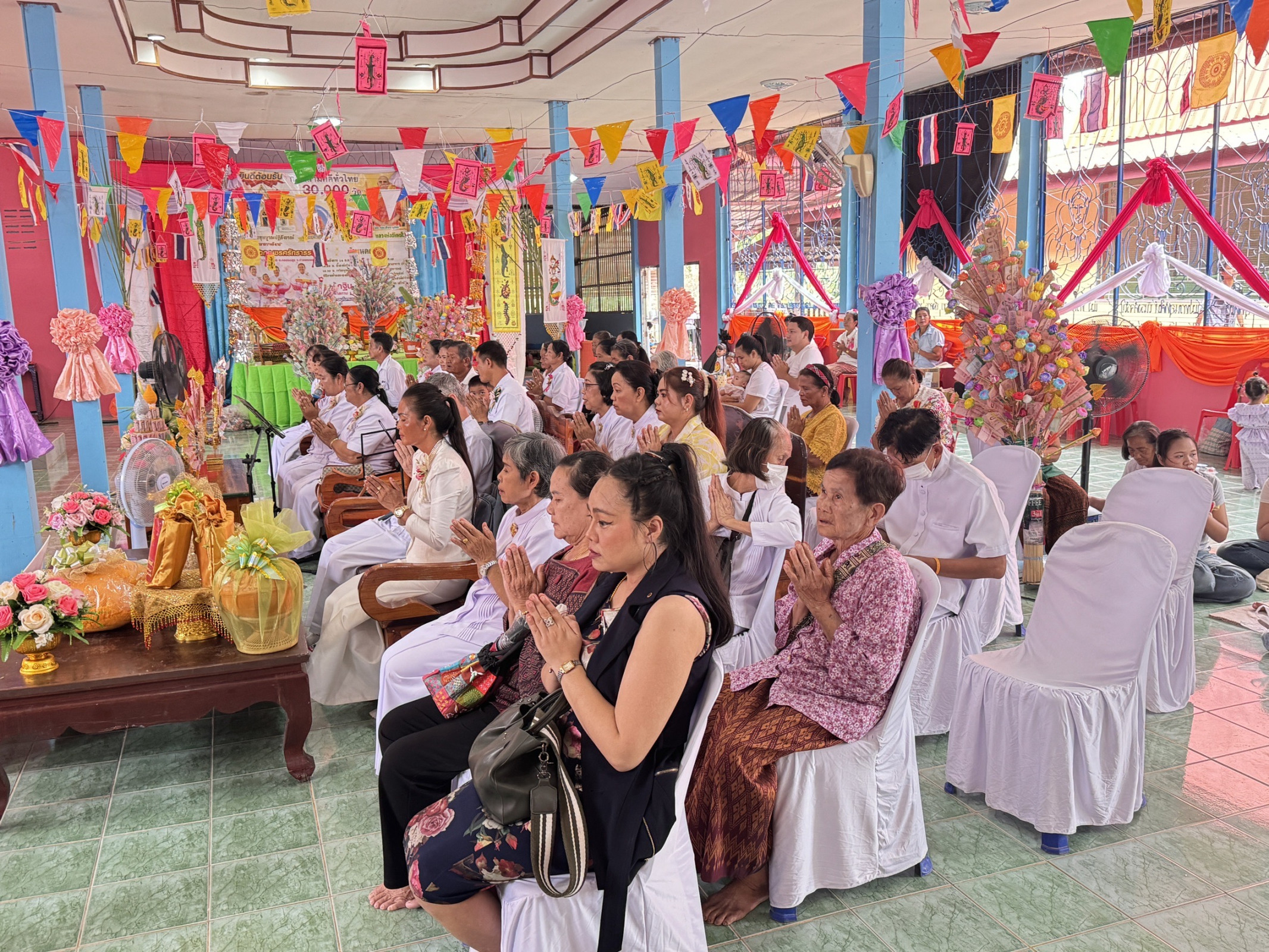 ภาพร่วมพิธีกรรมวัดกุญชรศรัทธาธรรม