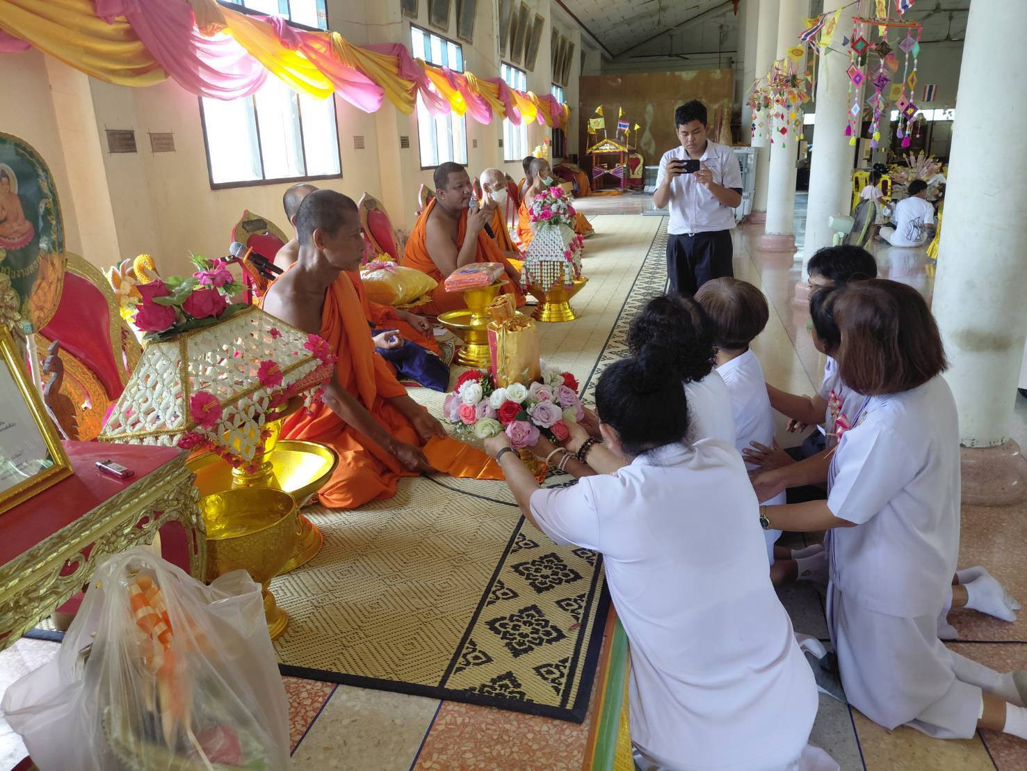 ภาพการถวายปัจจัยวัดคลองน้ำเย็นเหนือ