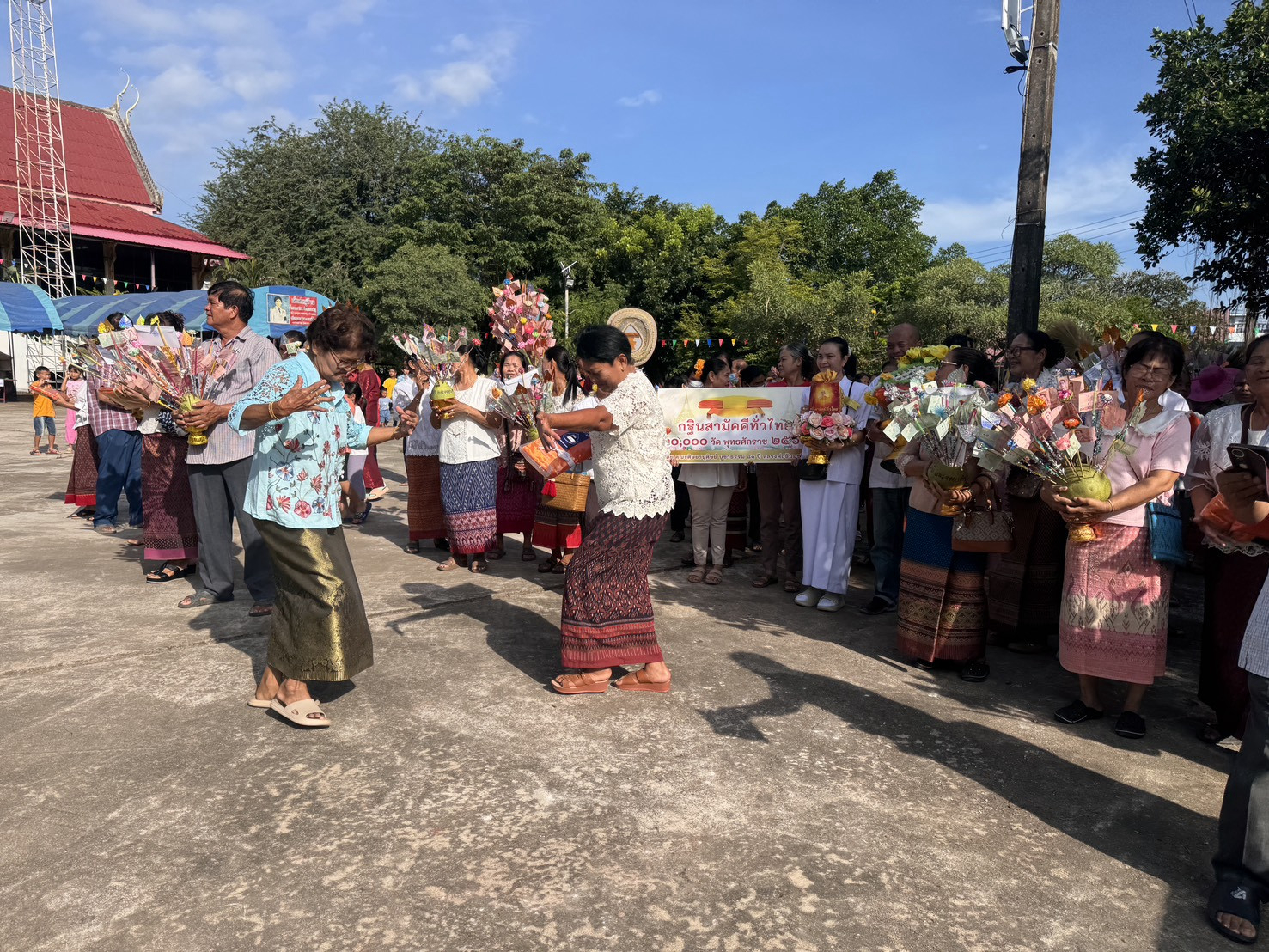 ภาพร่วมพิธีกรรมวัดคลองเจริญราษฎร์บำรุง