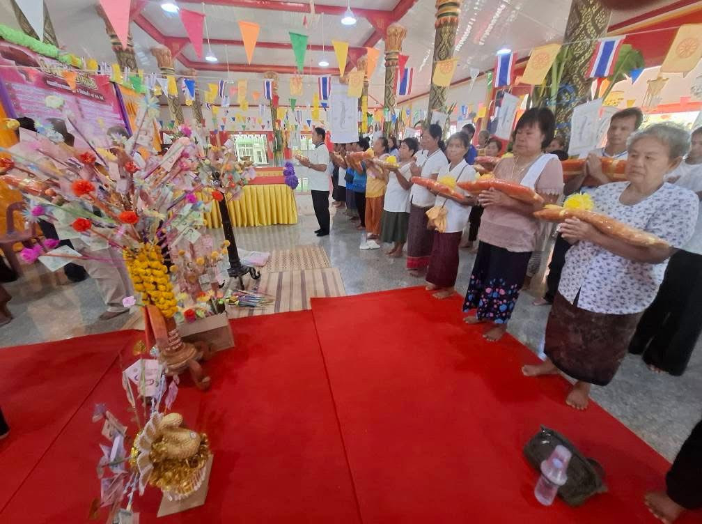 ภาพร่วมขบวนกฐินวัดบ่อแก้ว