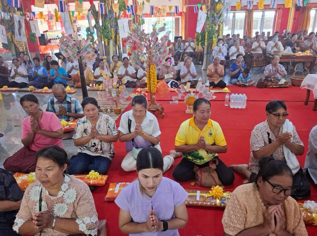 ภาพร่วมพิธีกรรมวัดบ่อแก้ว