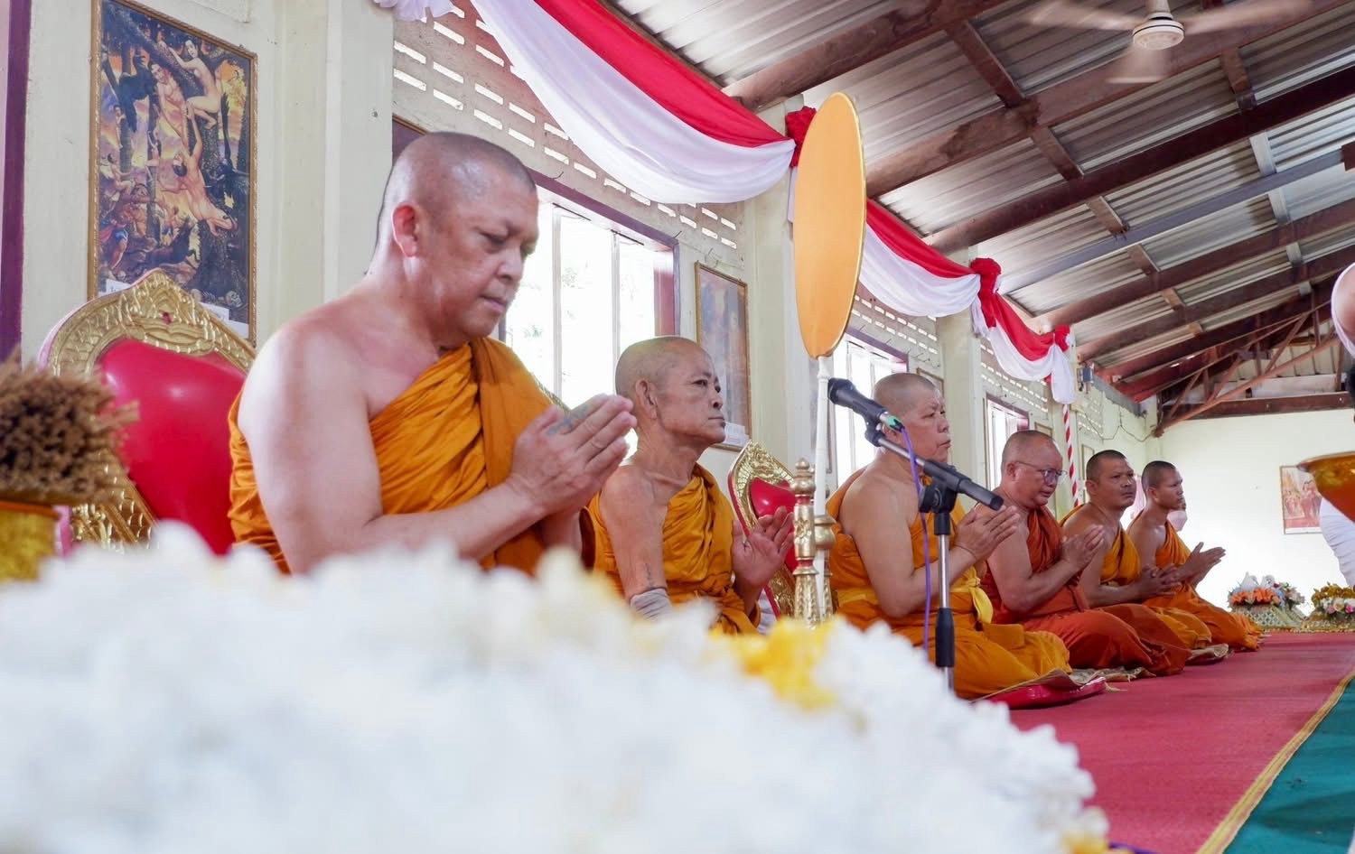 ภาพร่วมพิธีกรรมวัดพานทอง