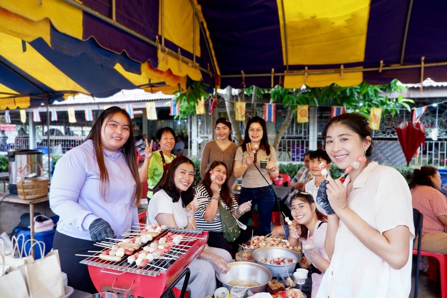 ภาพร่วมพิธีกรรมวัดพานทอง