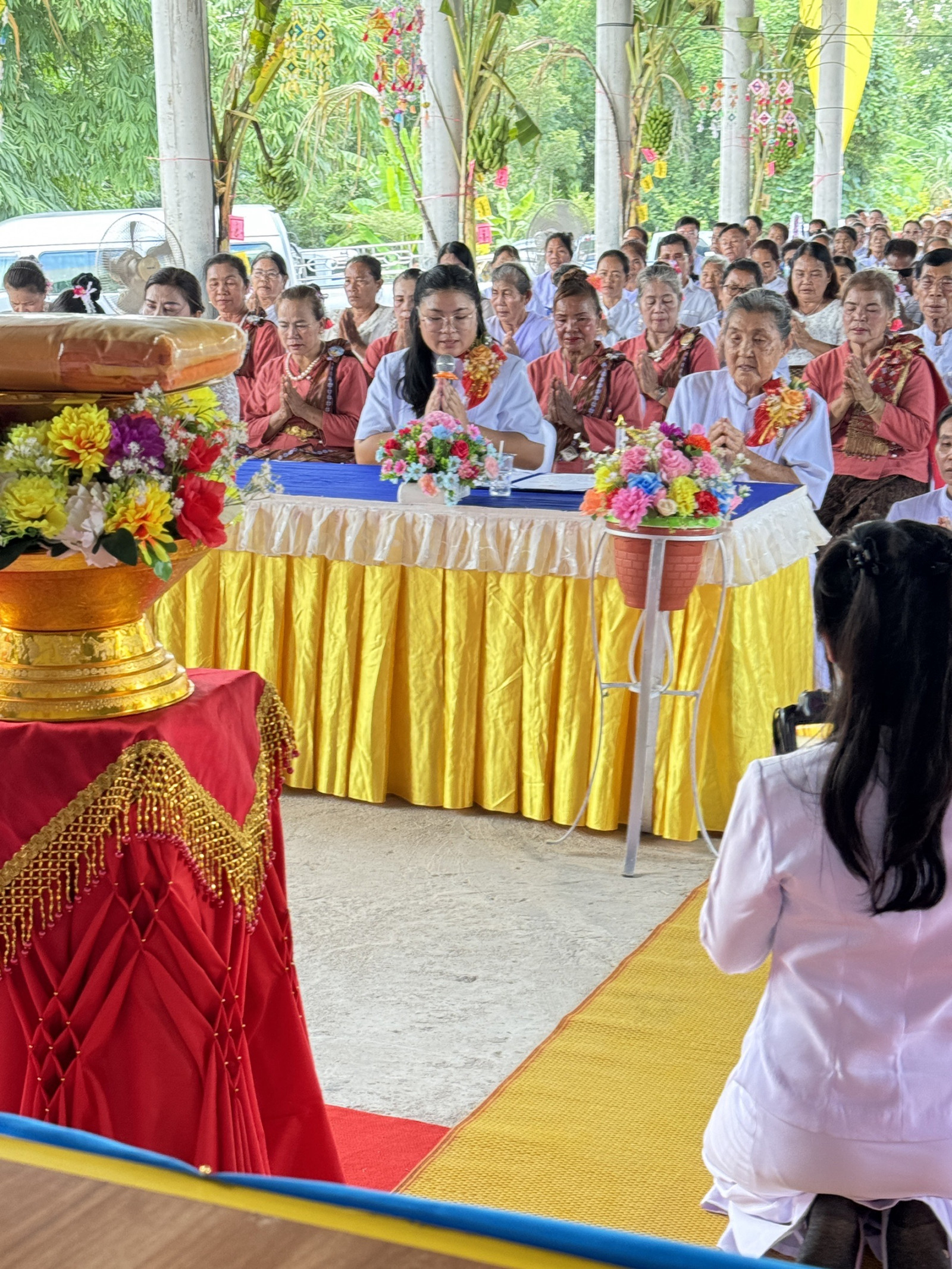 ภาพกล่าวคำถวายกฐินศูนย์ปฏิบัติธรรมเพชรโพธิ์ทอง
