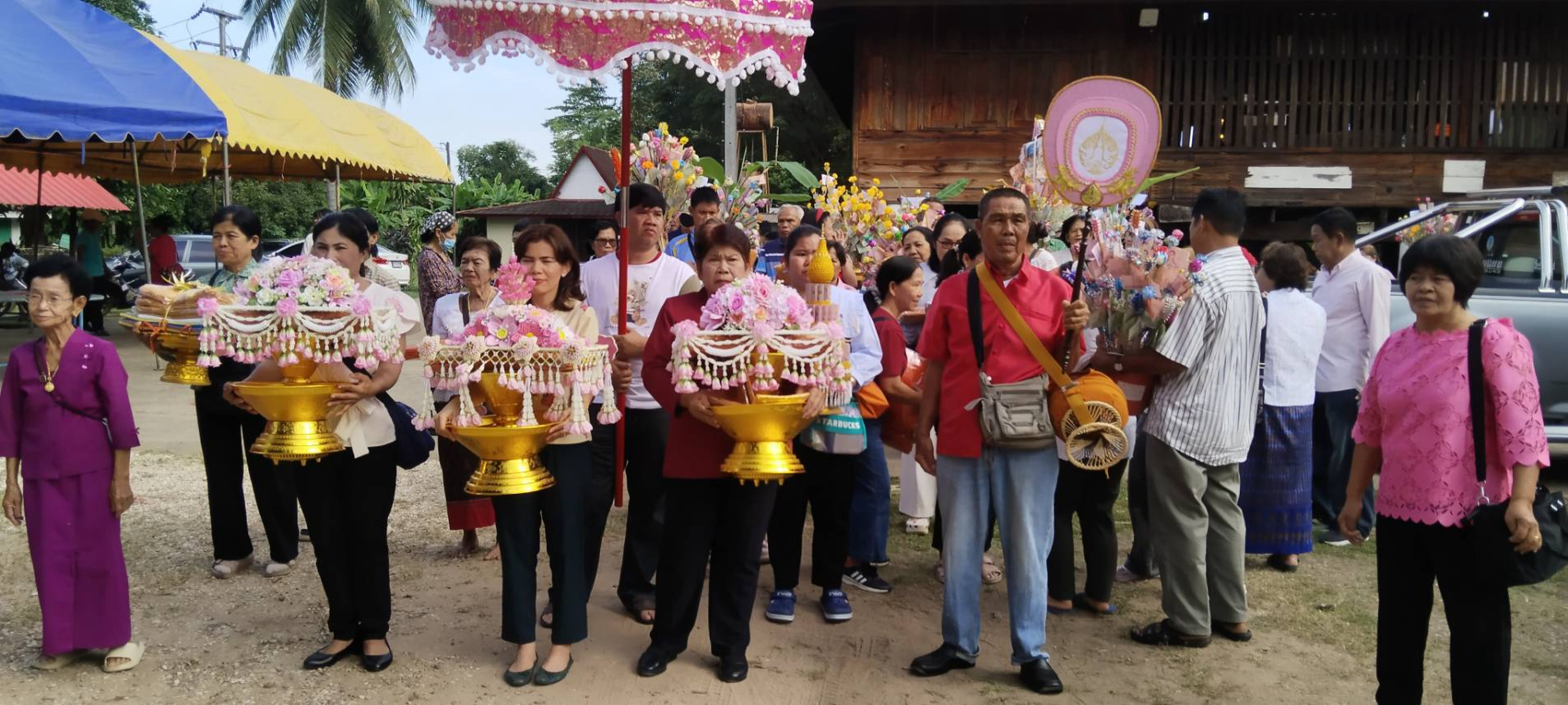 ภาพร่วมพิธีกรรมวัดนิคมสหกรณ์