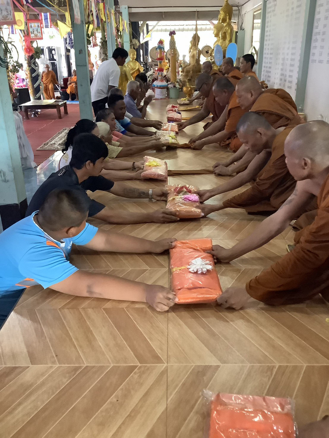 ภาพร่วมพิธีกรรมที่พักสงฆ์บ้านหนองปลาไหล