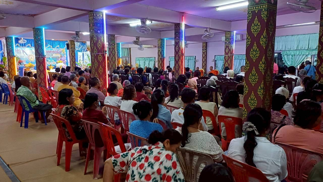 ภาพร่วมพิธีกรรมวัดส้มเกลี้ยง