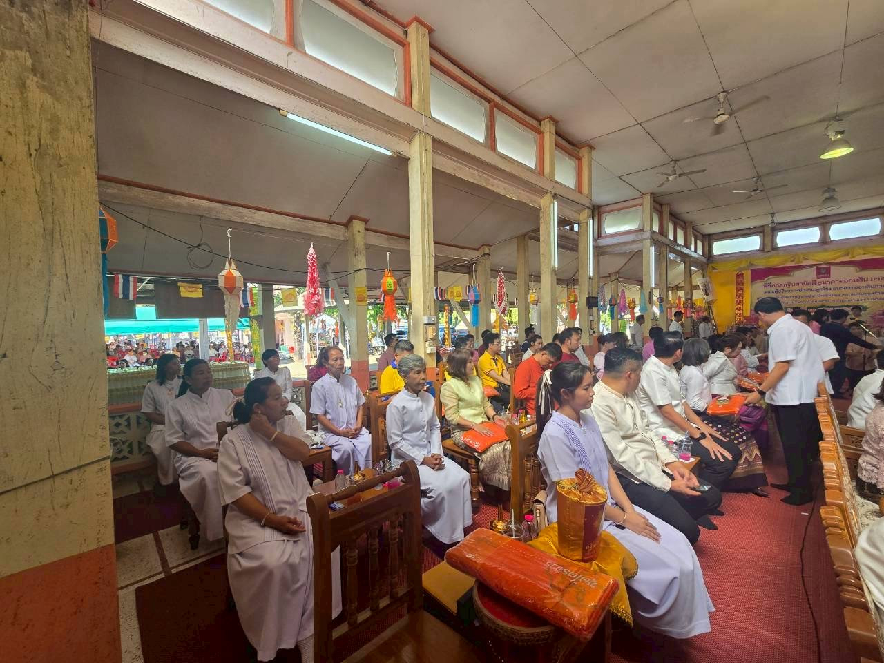 ภาพร่วมพิธีกรรมวัดชลประทานรังสรรค์