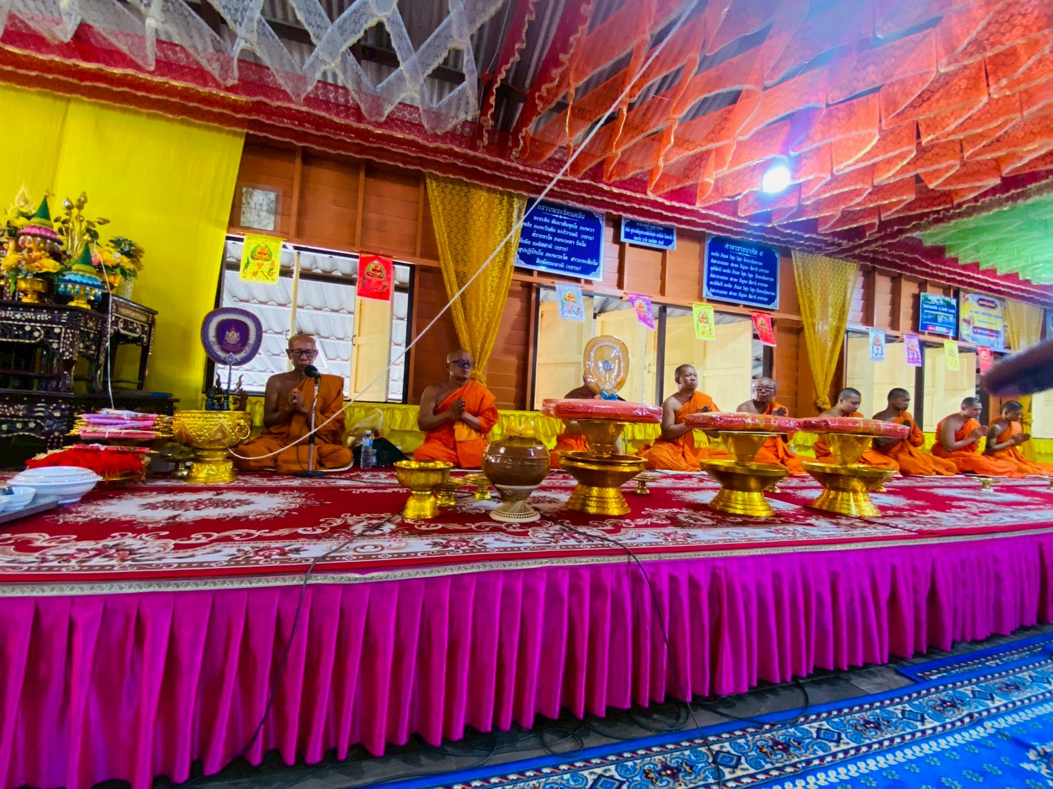 ภาพร่วมพิธีกรรมวัดท่าตะคร้อ