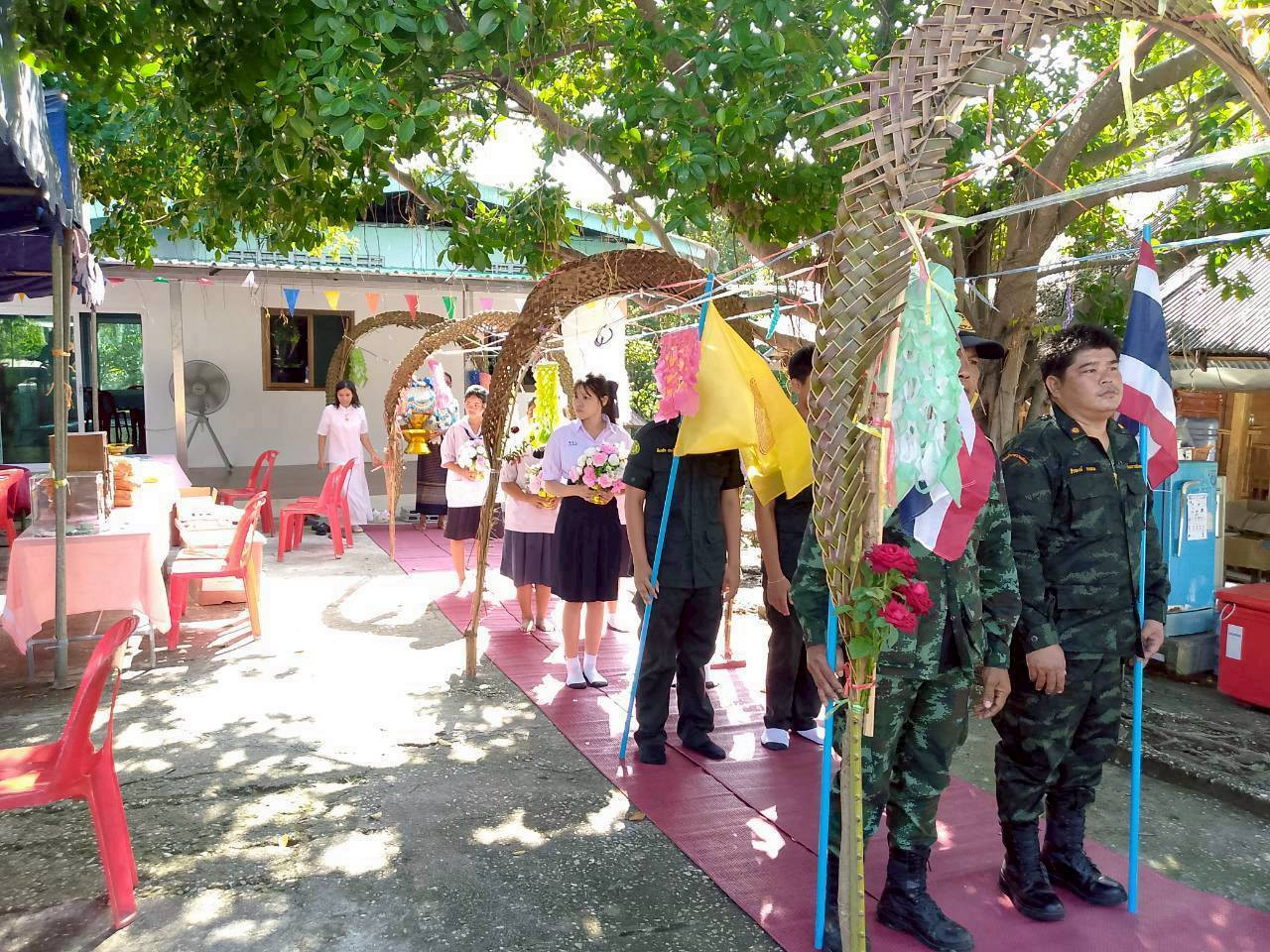 ภาพร่วมพิธีกรรมวัดดอยลับแล