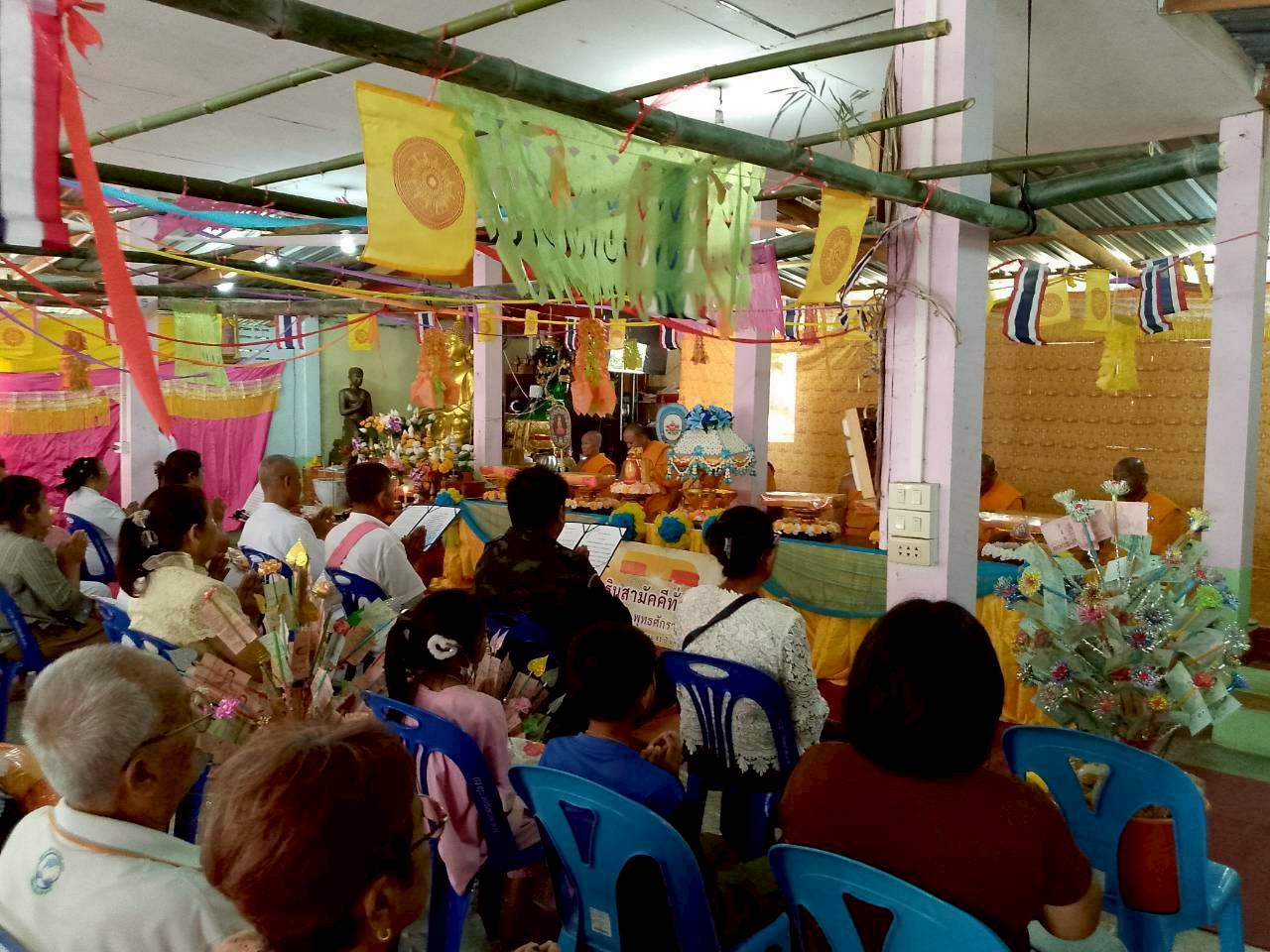 ภาพร่วมพิธีกรรมวัดดอยลับแล