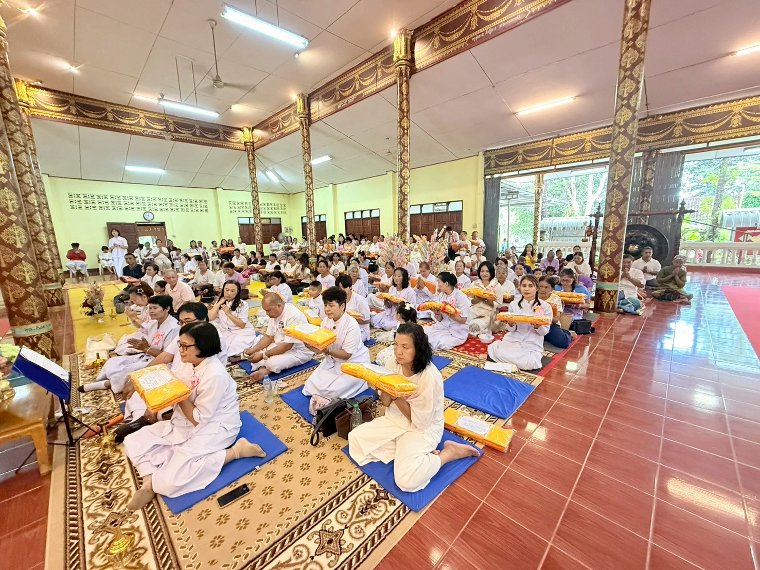 ภาพร่วมพิธีกรรมวัดดอนเจดีย์