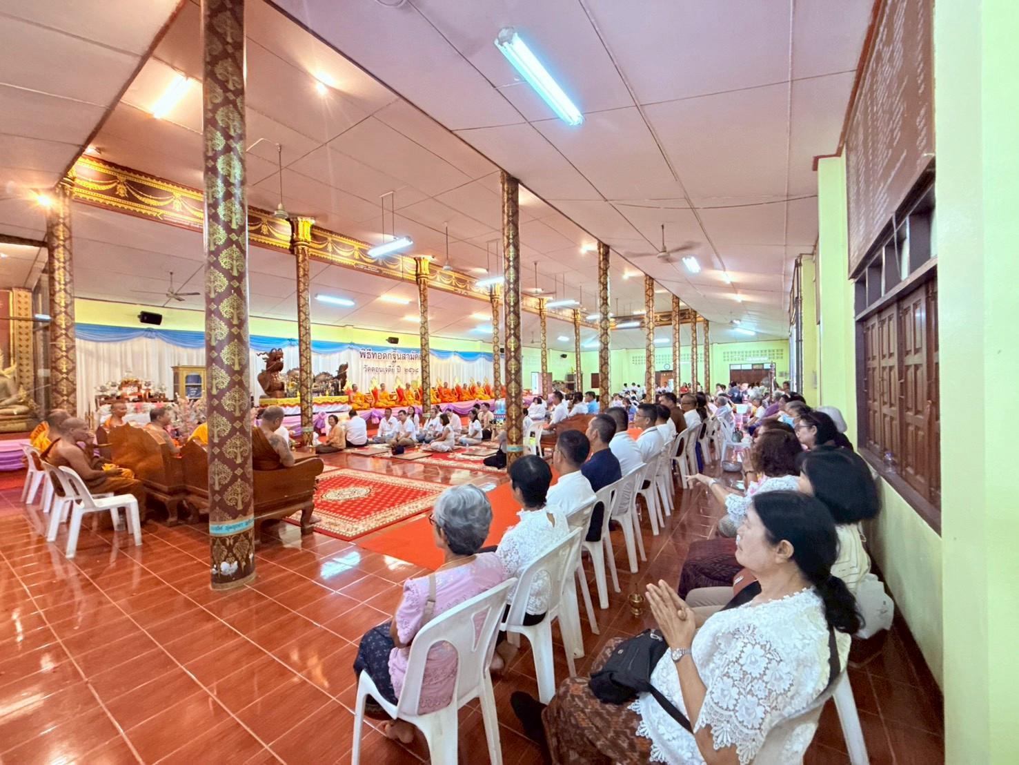 ภาพร่วมพิธีกรรมวัดดอนเจดีย์