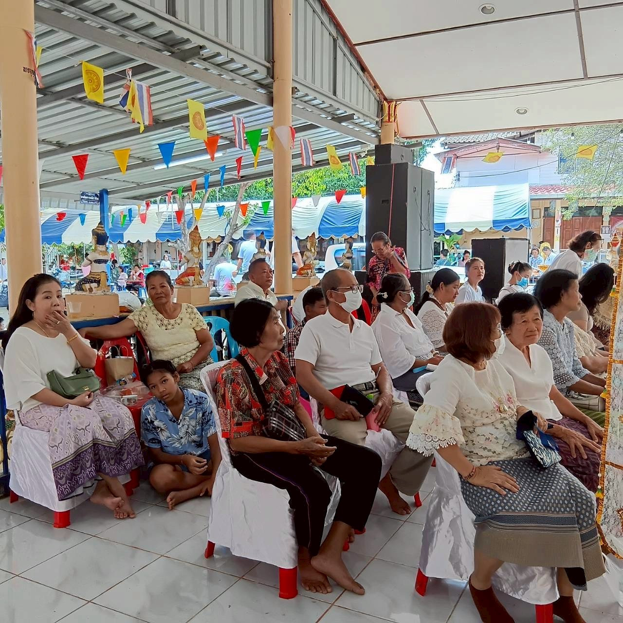 ภาพร่วมพิธีกรรมวัดบ้านล้อง