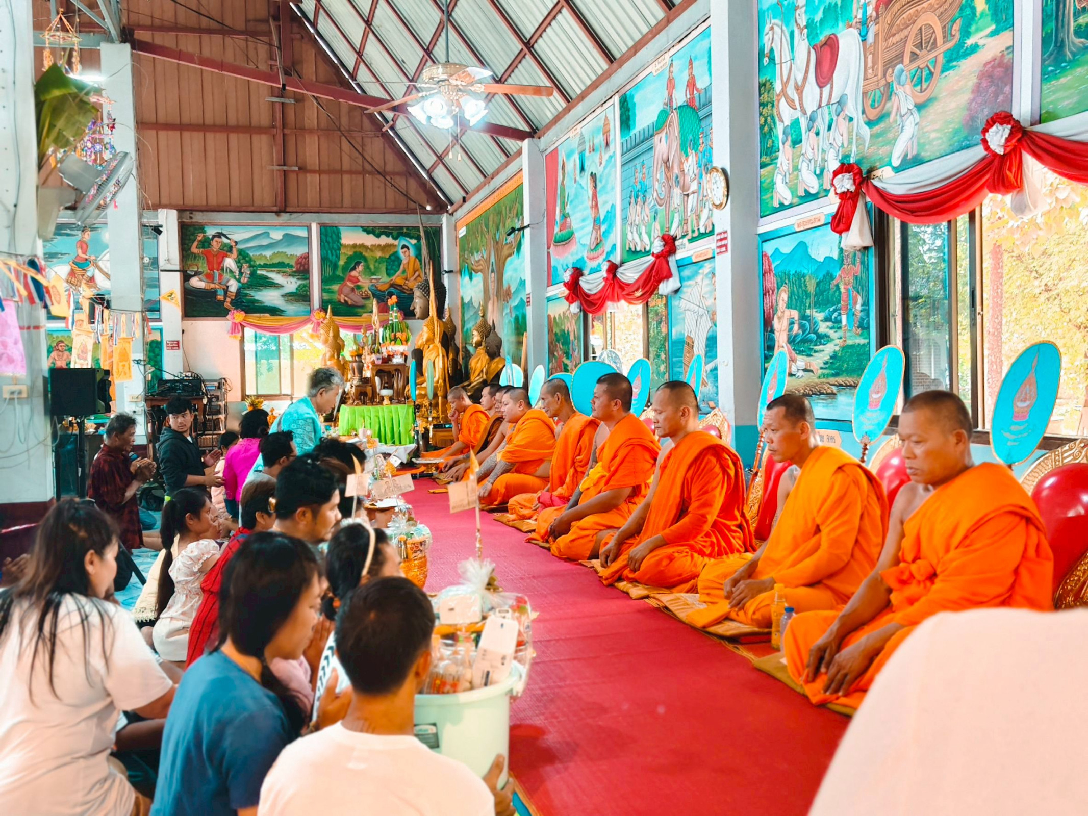 ภาพร่วมพิธีกรรมวัดเชียงทอง