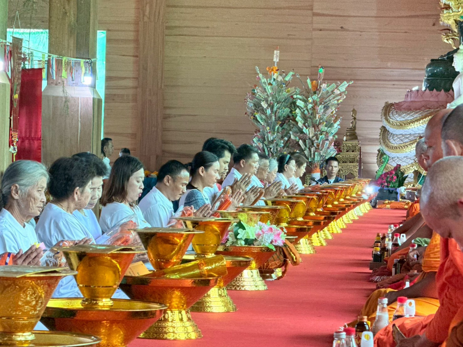 ภาพร่วมพิธีกรรมวัดราษฎร์เจริญธรรม