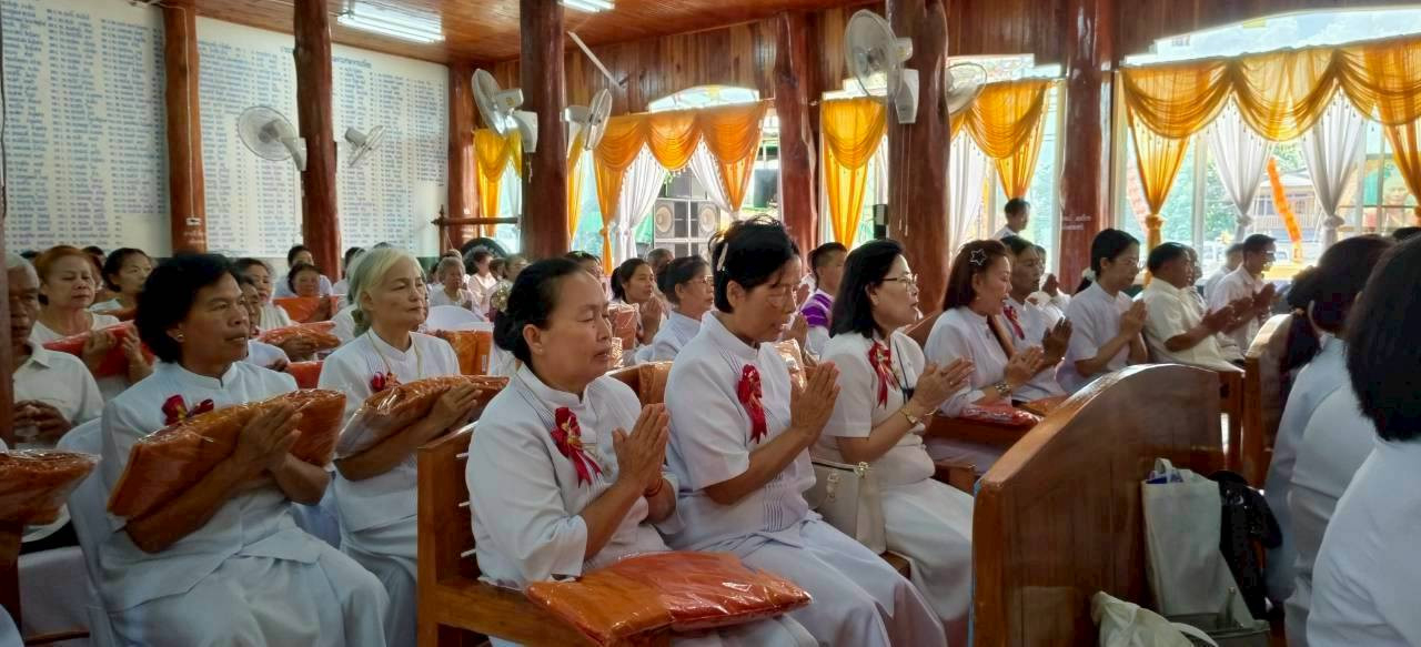 ภาพร่วมพิธีกรรมวัดศรีมงคล