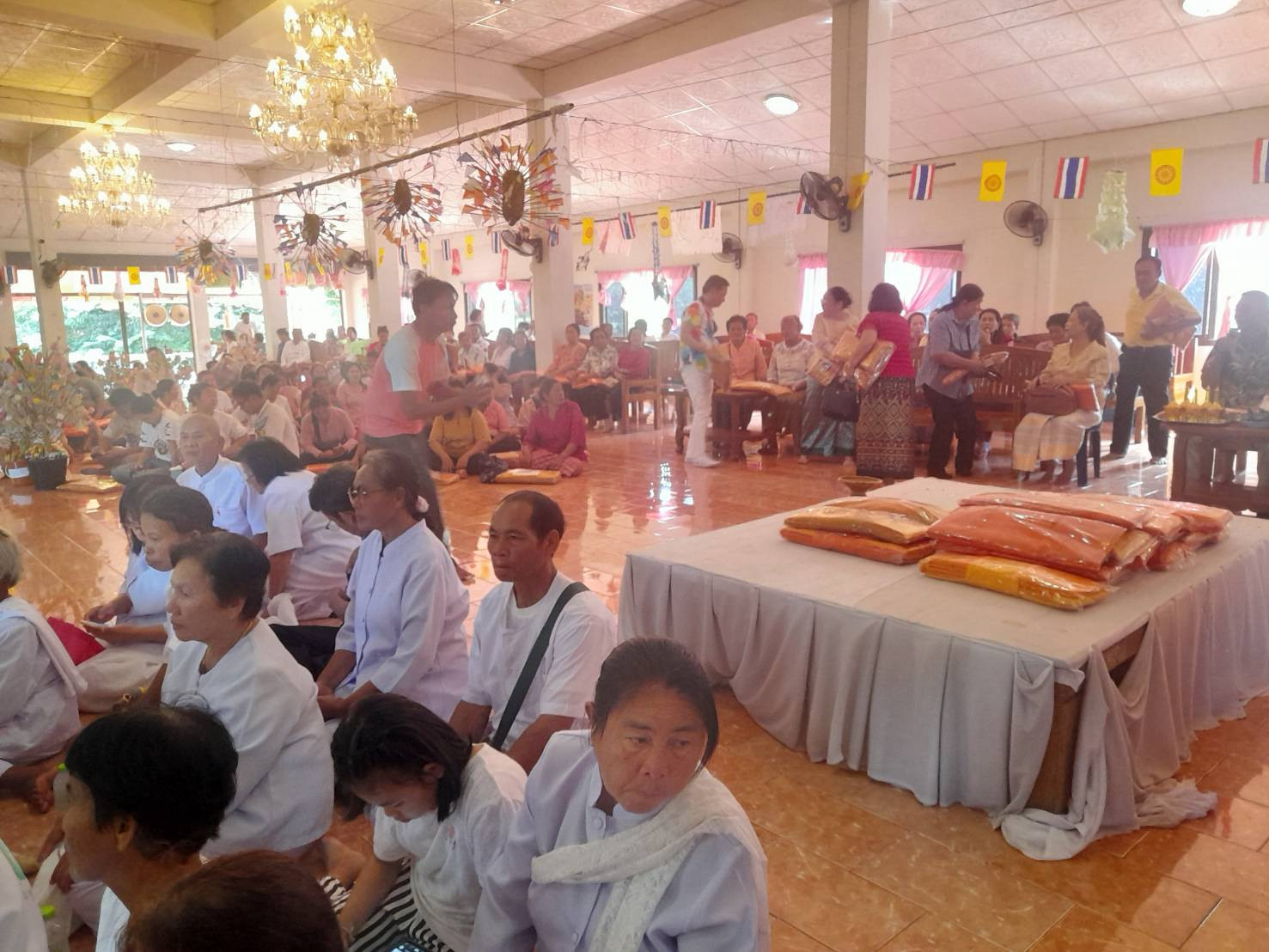 ภาพร่วมพิธีกรรมวัดลานสอ