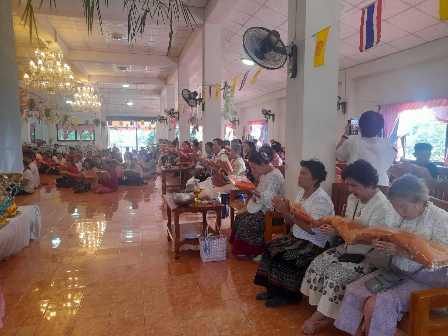 ภาพร่วมพิธีกรรมวัดลานสอ