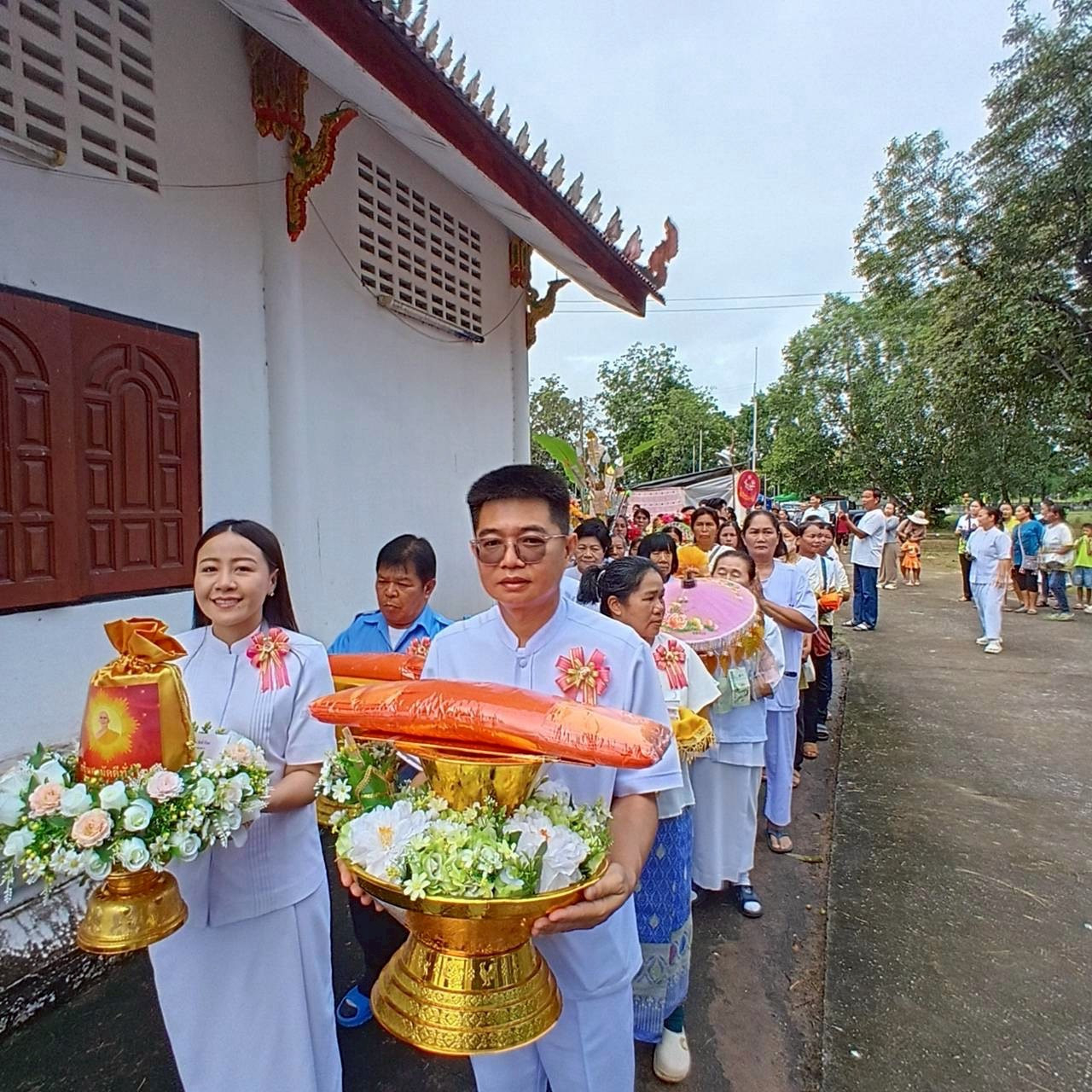 ภาพร่วมขบวนกฐินวัดสะแกเครือ