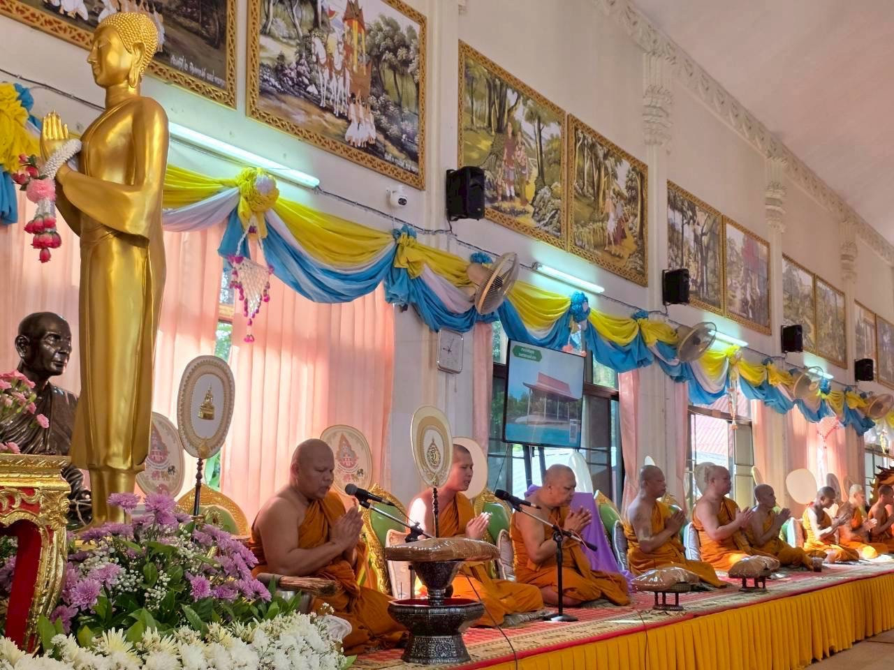 ภาพร่วมพิธีกรรมวัดสว่างอารมณ์