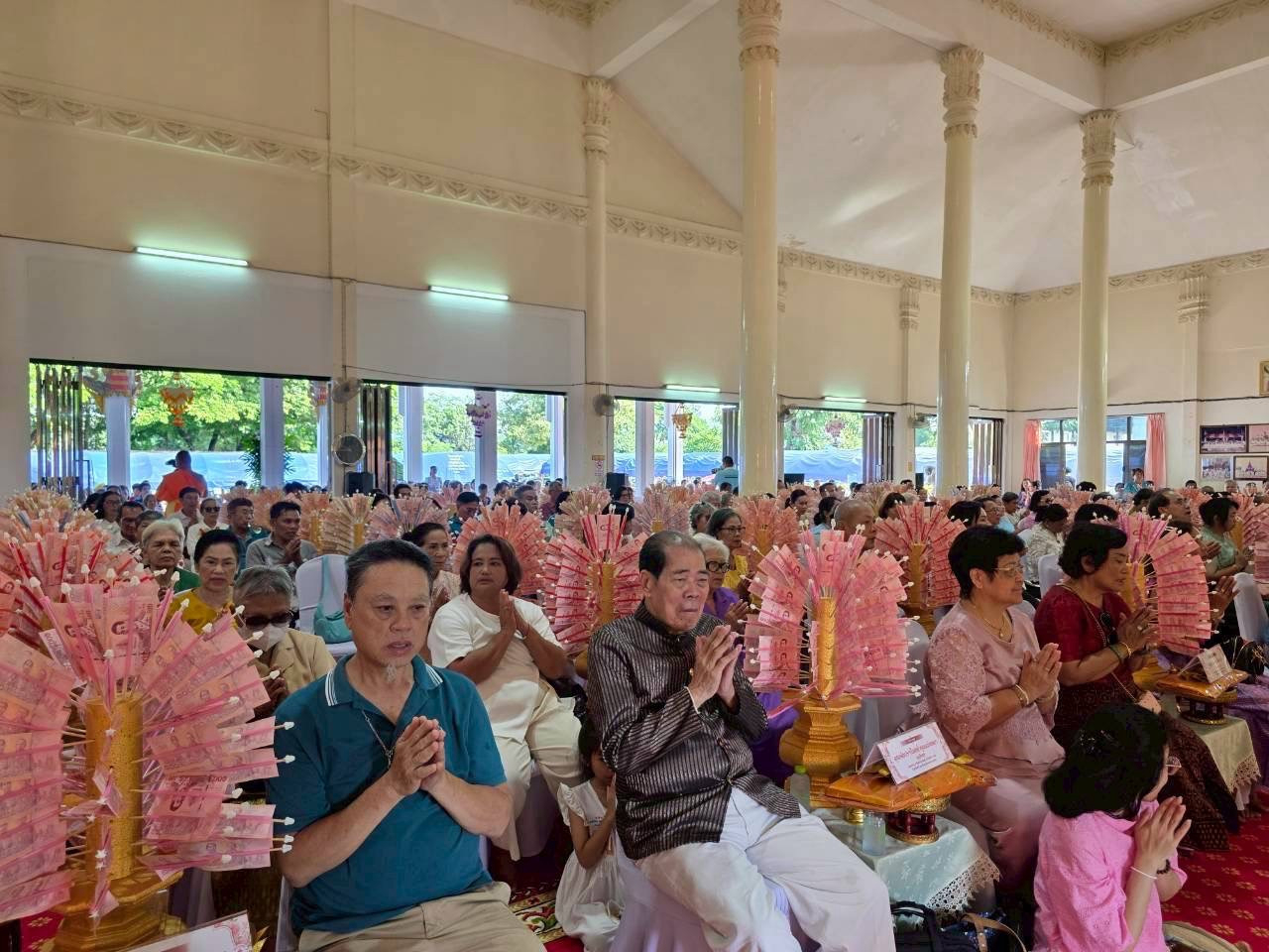 ภาพร่วมพิธีกรรมวัดสว่างอารมณ์