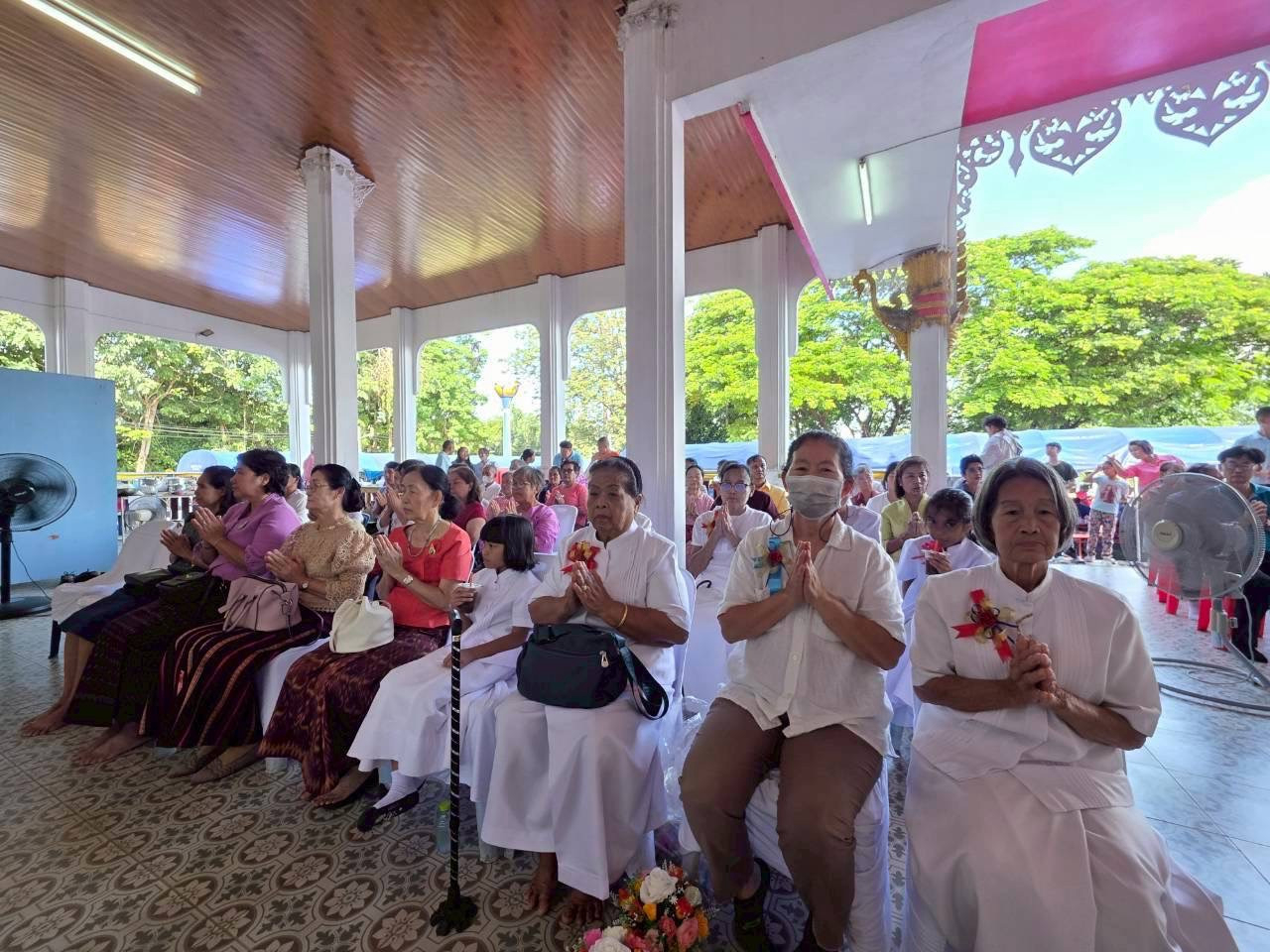 ภาพร่วมพิธีกรรมวัดสว่างอารมณ์