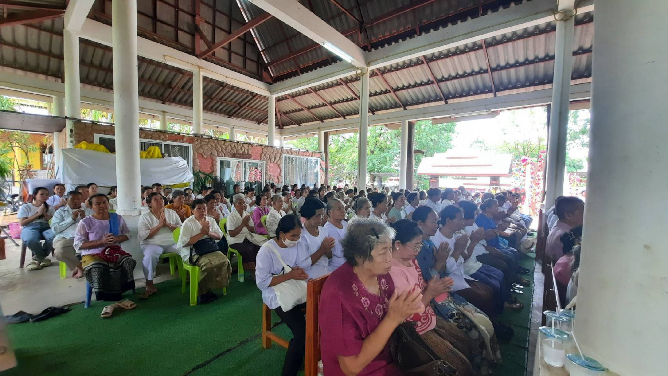 ภาพร่วมพิธีกรรมวัดน้ำเลา