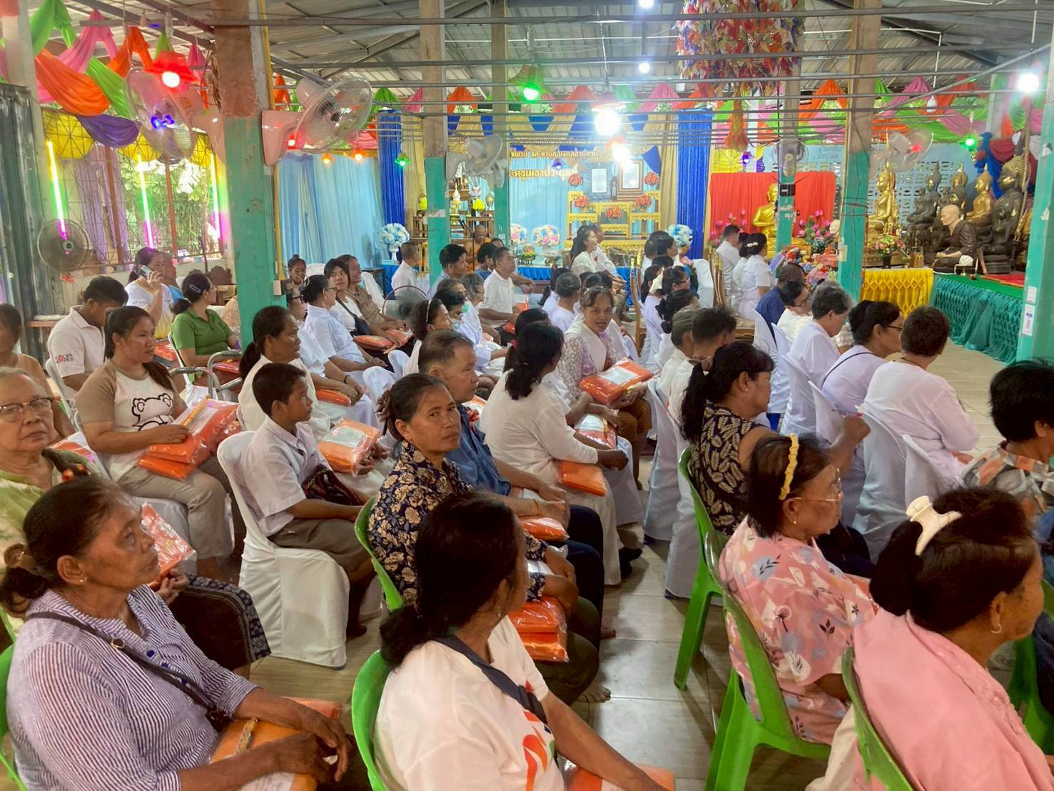 ภาพร่วมพิธีกรรมวัดป่าสัก