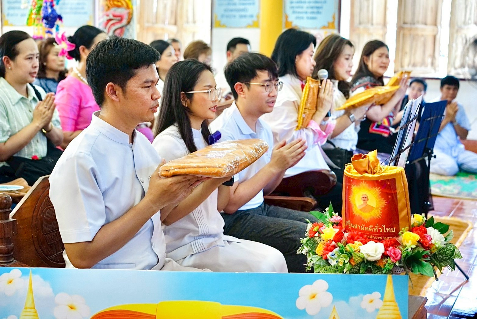 ภาพร่วมพิธีกรรมวัดน้ำทองน้อย