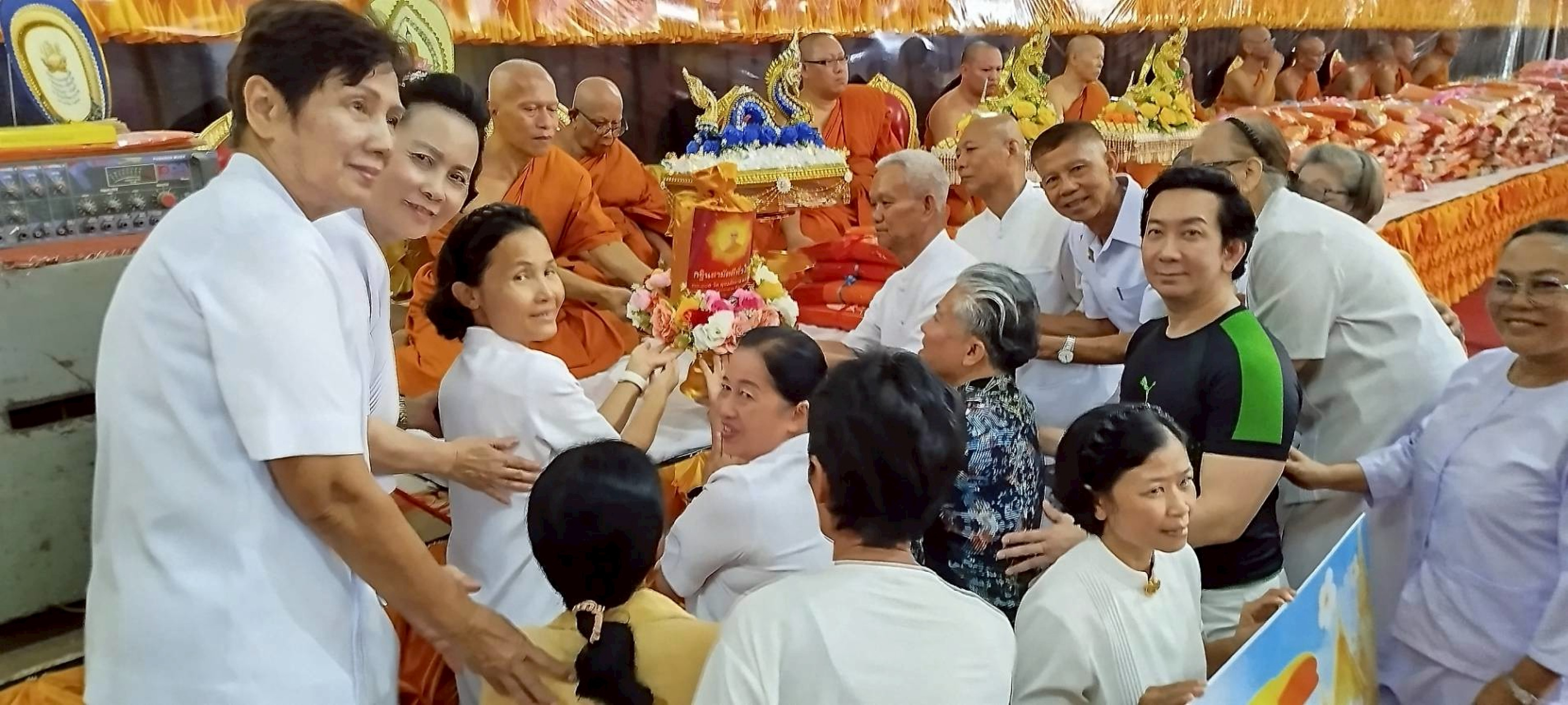 ภาพร่วมพิธีกรรมวัดนครไทยวราราม