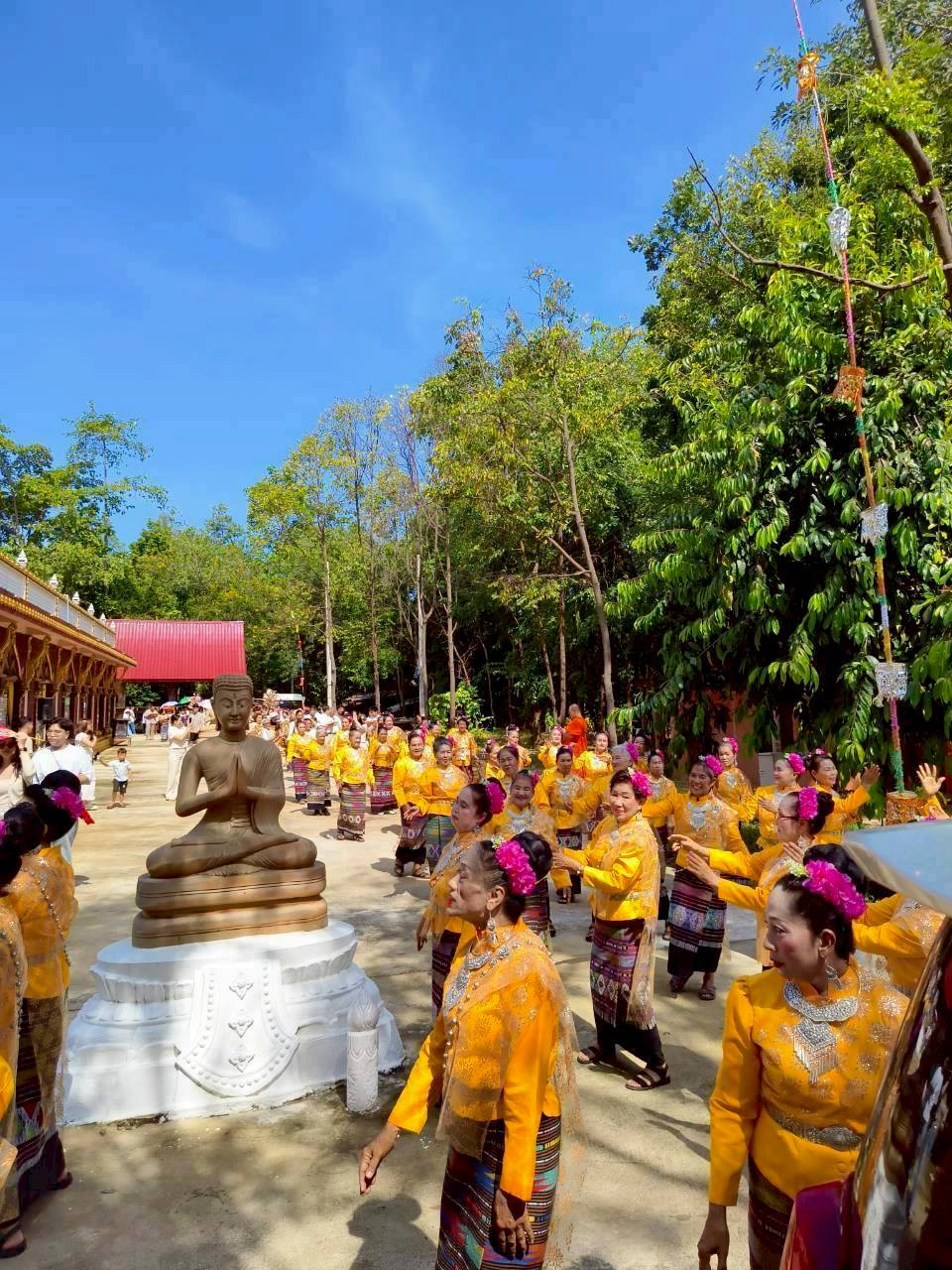 ภาพร่วมพิธีกรรมวัดกุญชรทรงธรรม