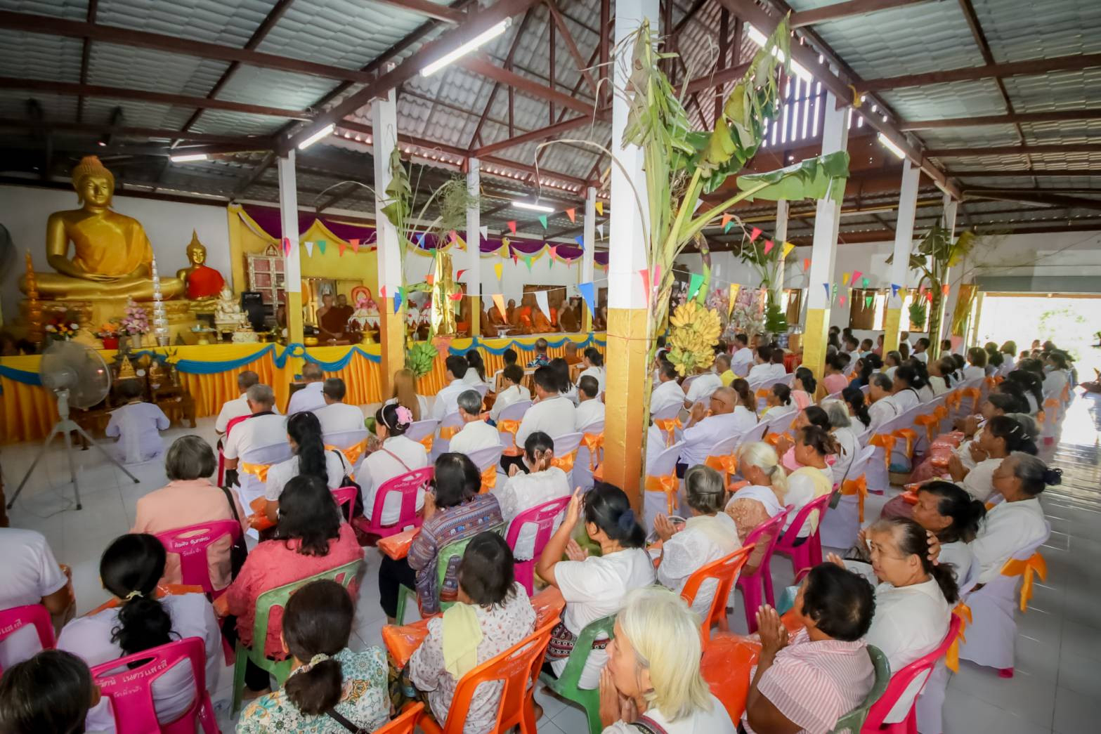 ภาพร่วมพิธีกรรมวัดมิ่งฟ้าคุณจักร