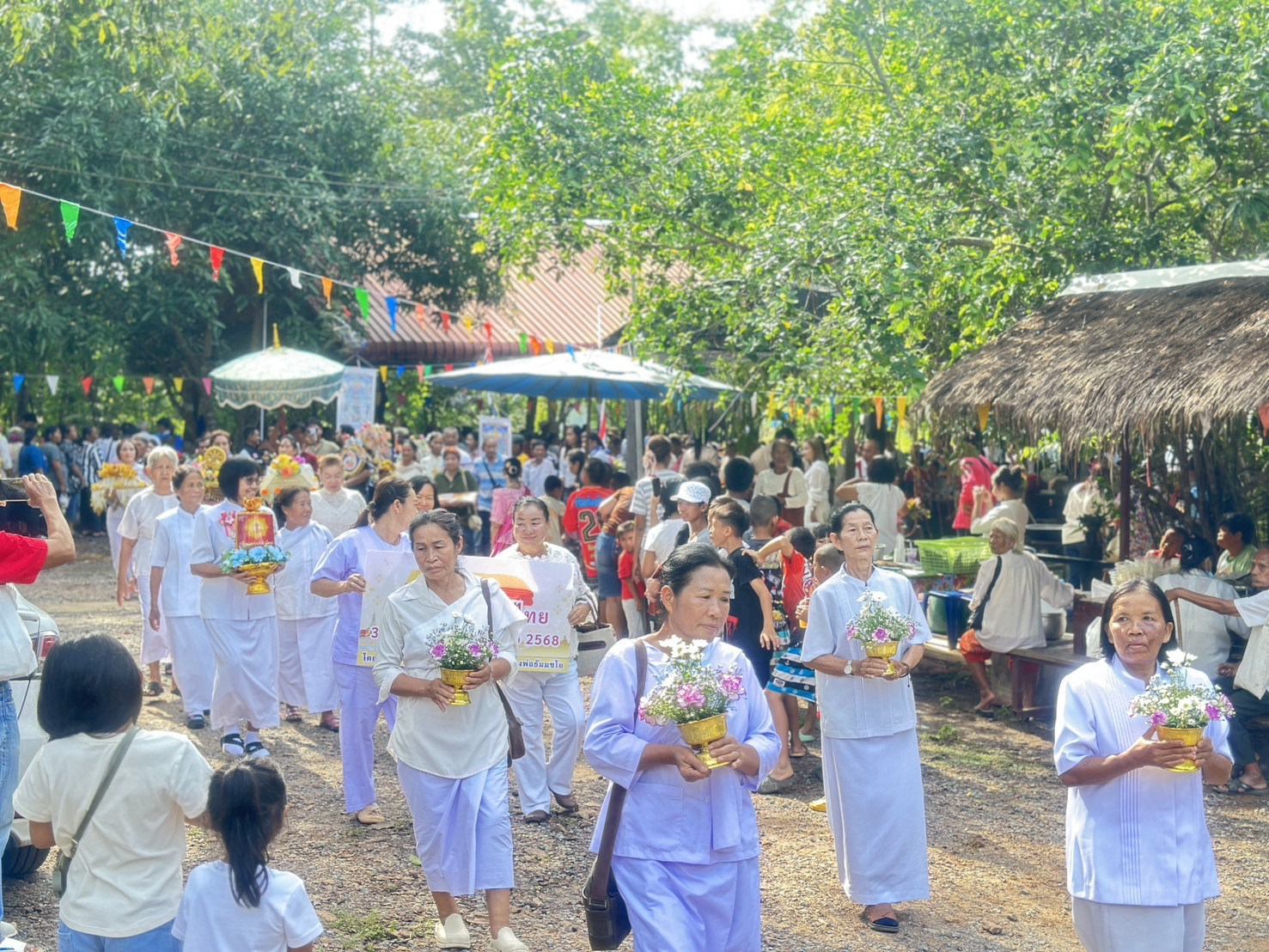 ภาพร่วมพิธีกรรมที่พักสงฆ์บ้านโคกสมอ