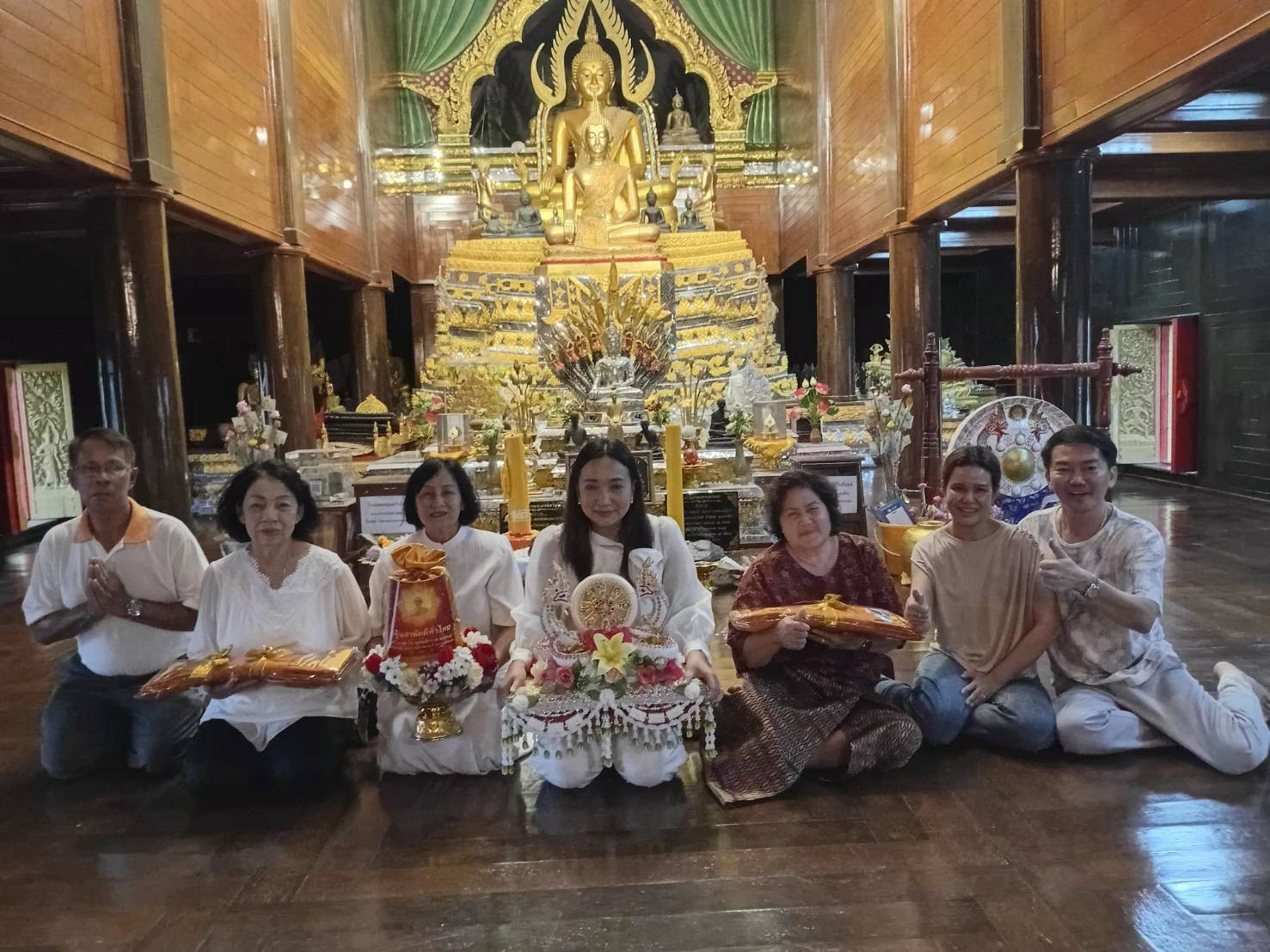 ภาพร่วมพิธีกรรมวัดตาลสุวรรณ