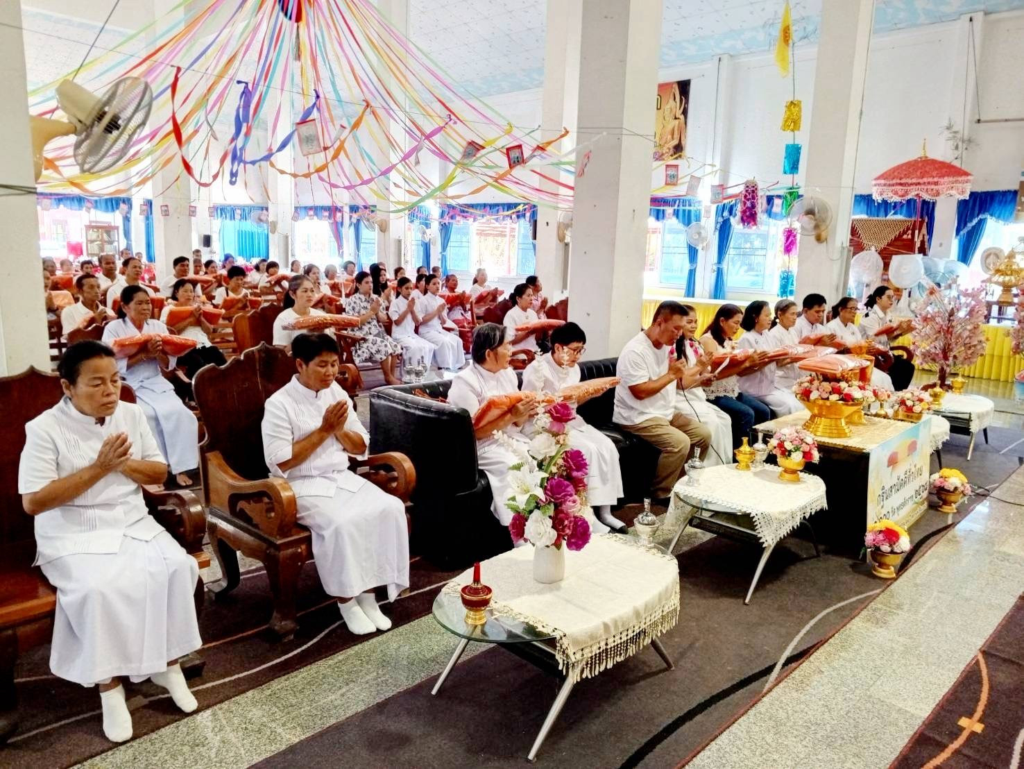 ภาพร่วมพิธีกรรมวัดคุยม่วง