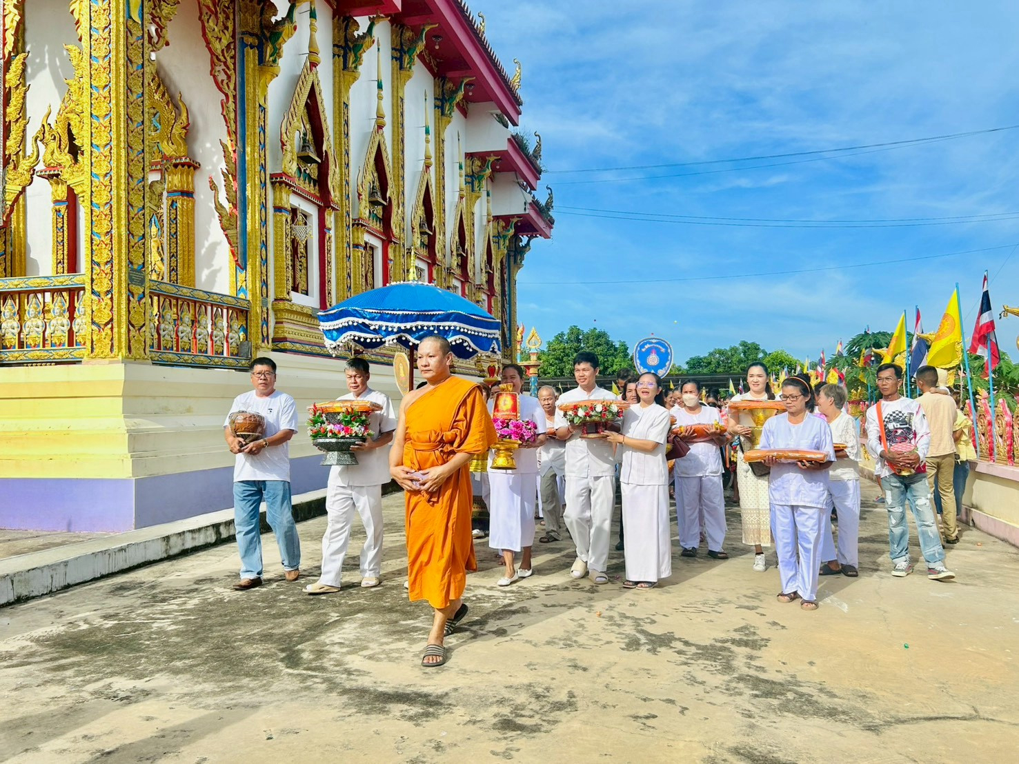 ภาพร่วมพิธีกรรมวัดชุมแสง