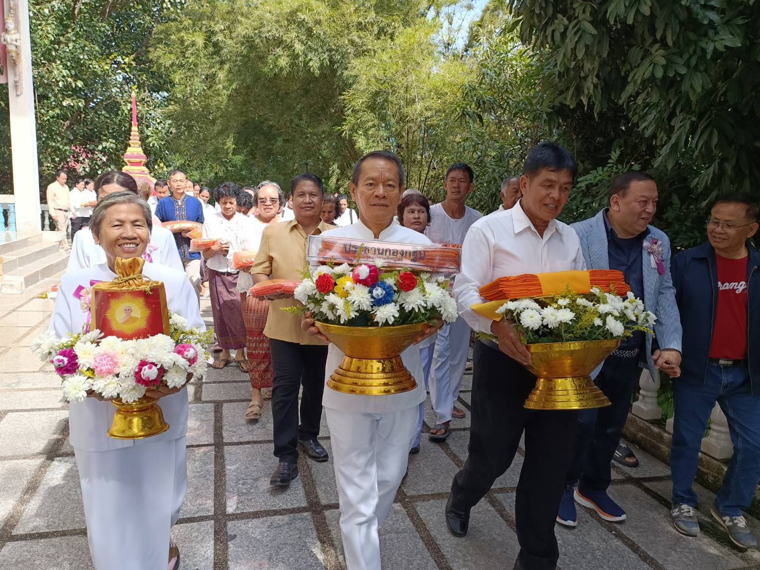 ภาพร่วมพิธีกรรมวัดหนองกะท้าว