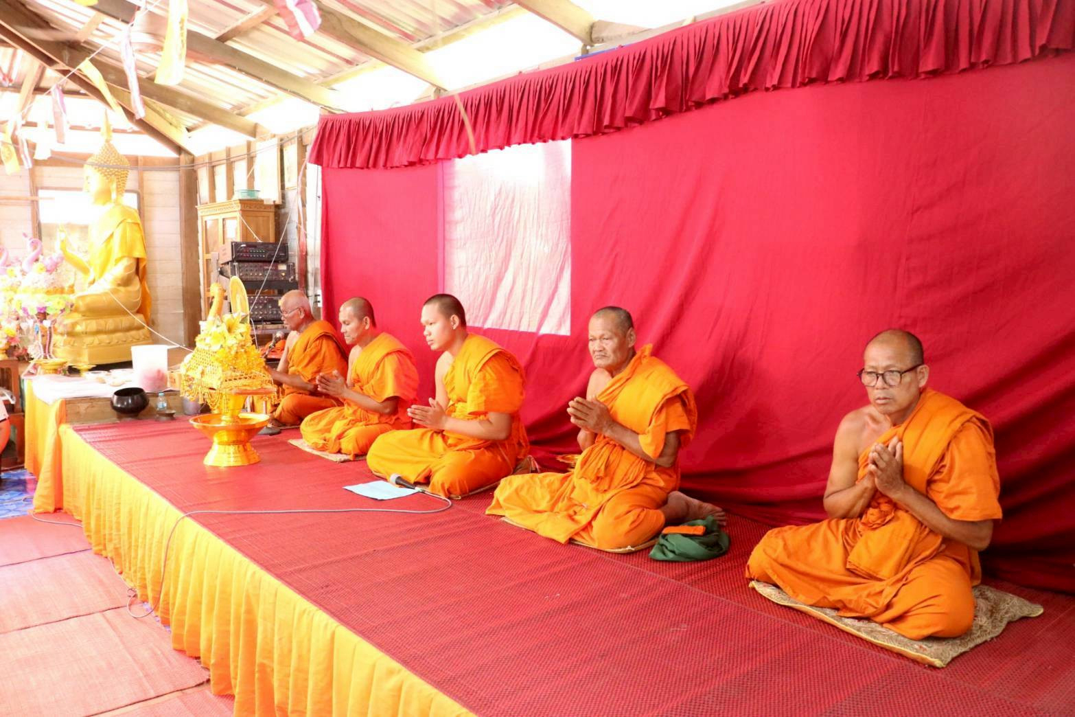 ภาพร่วมพิธีกรรมวัดทุ่งชา