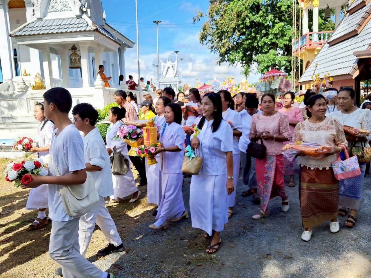 ภาพร่วมขบวนกฐินวัดสวน