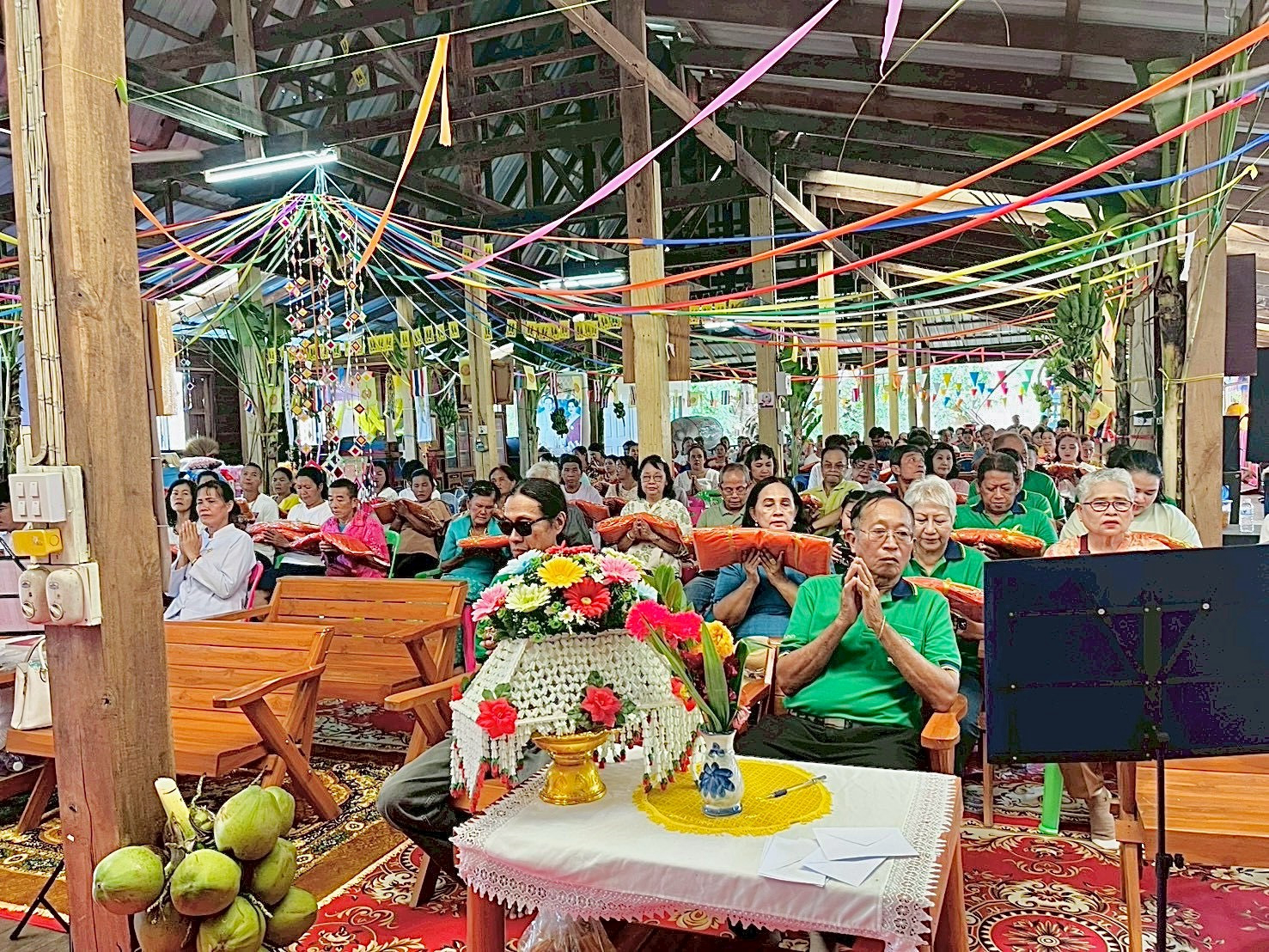 ภาพร่วมพิธีกรรมวัดชาติตระการ