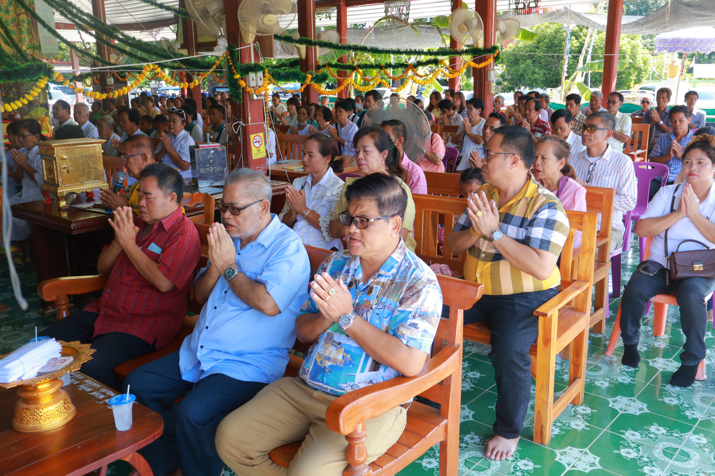 ภาพร่วมพิธีกรรมวัดคลองสระเกษศรัทธาราม