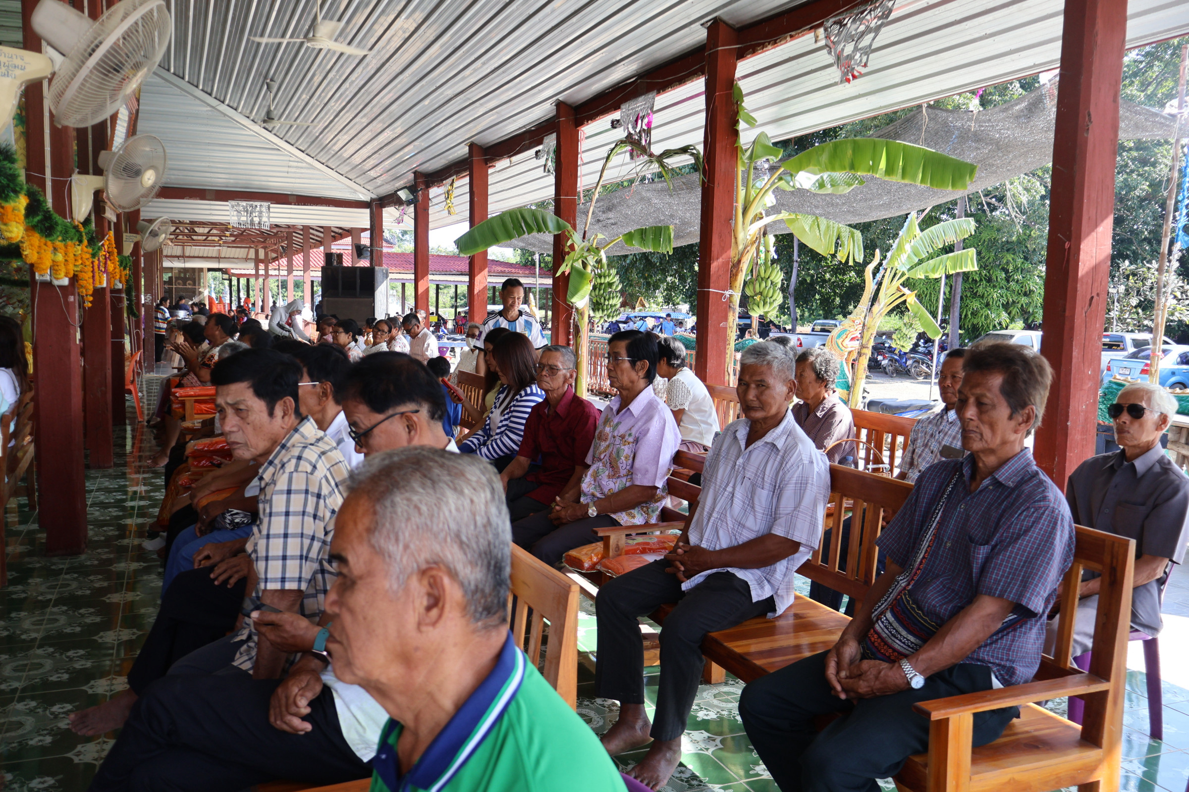 ภาพร่วมพิธีกรรมวัดคลองสระเกษศรัทธาราม