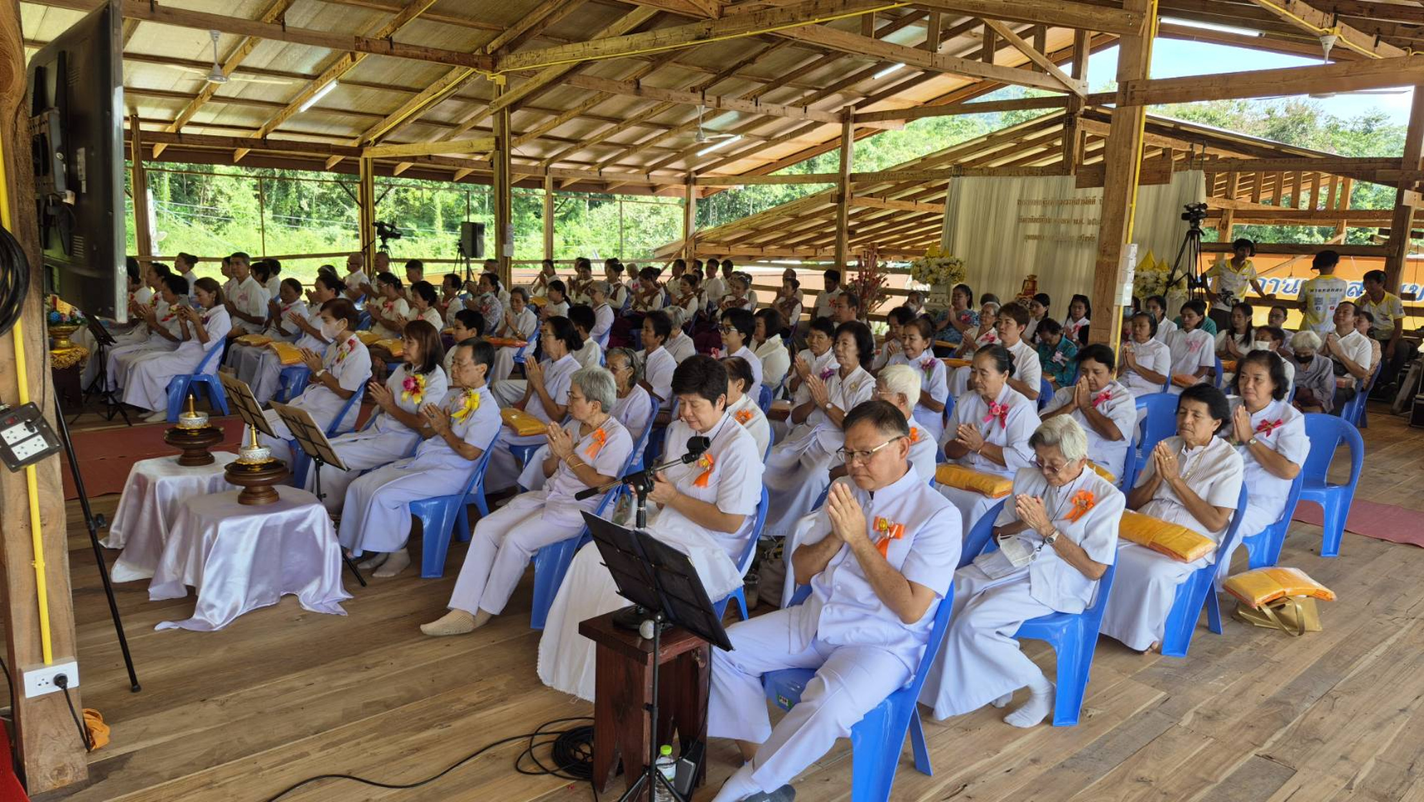 ภาพร่วมพิธีกรรมธุดงคสถานทุ่งเสลี่ยม