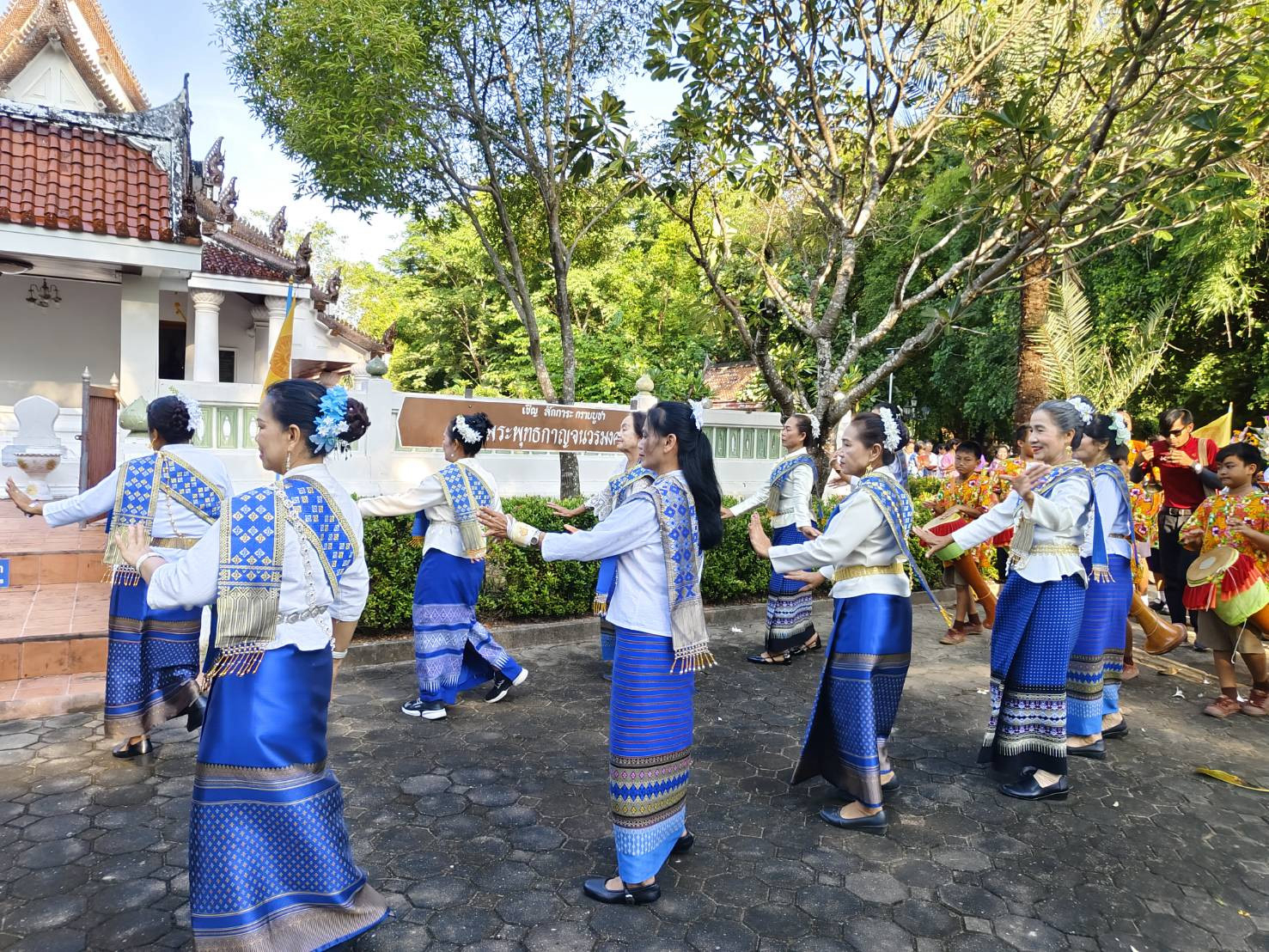 ภาพร่วมพิธีกรรมวัดพระพายหลวง
